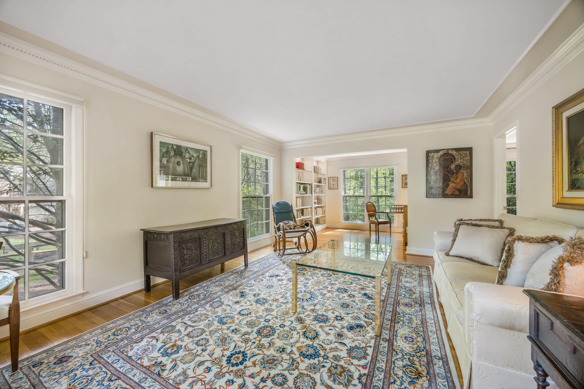 718 RIDGE DRIVE