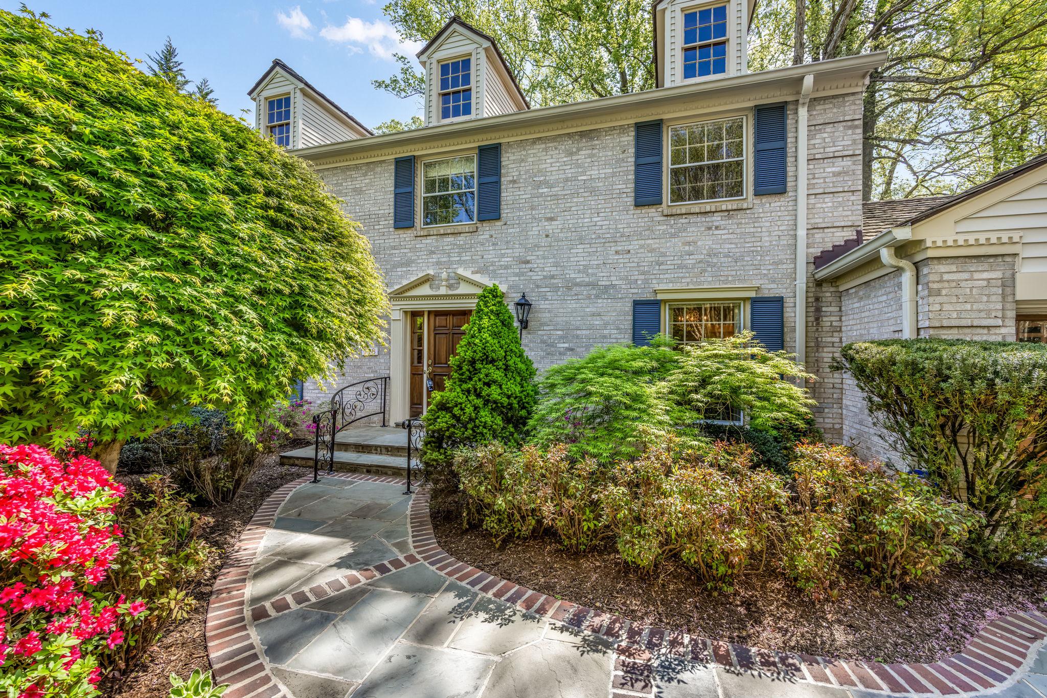 718 RIDGE DRIVE