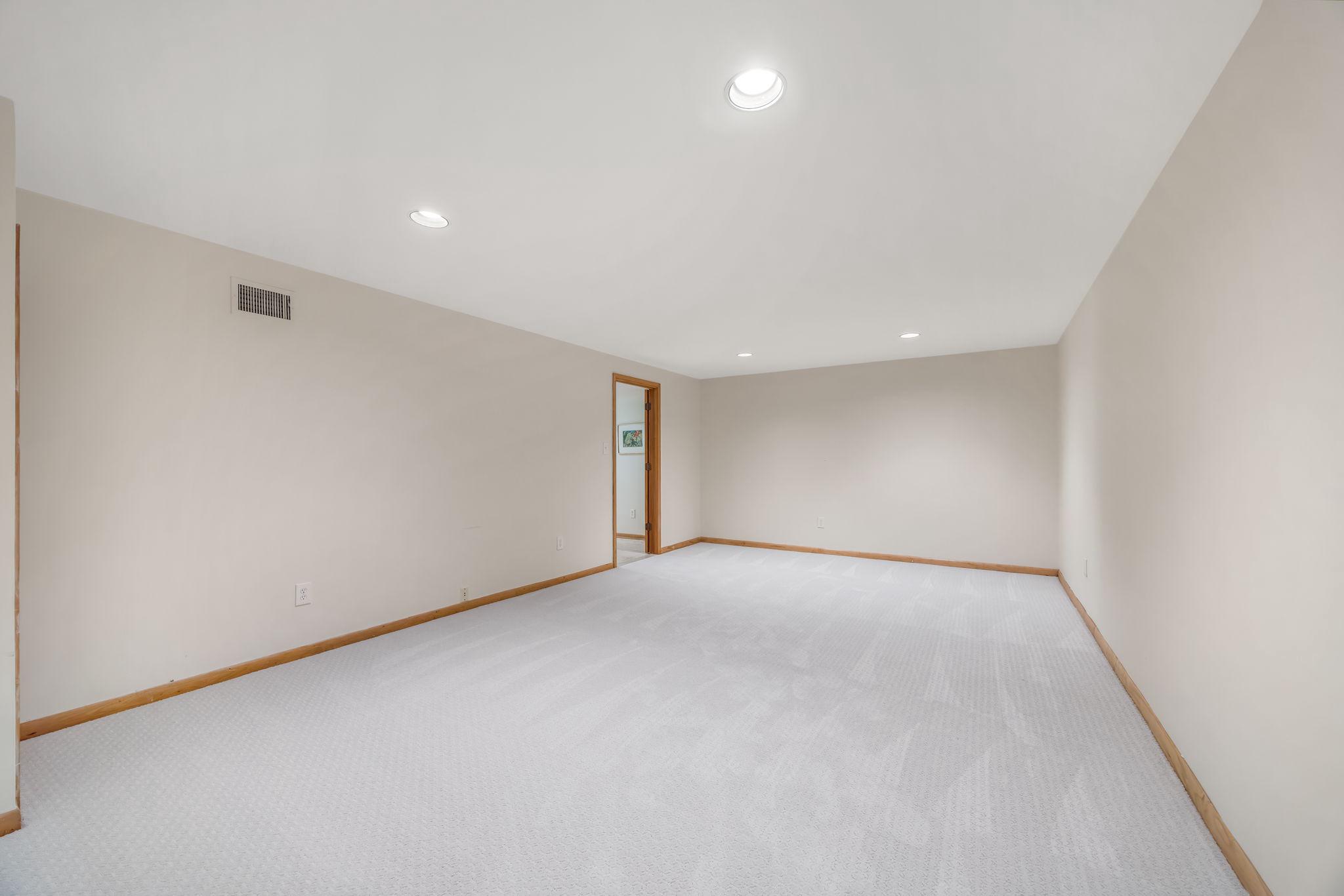 718 RIDGE DRIVE