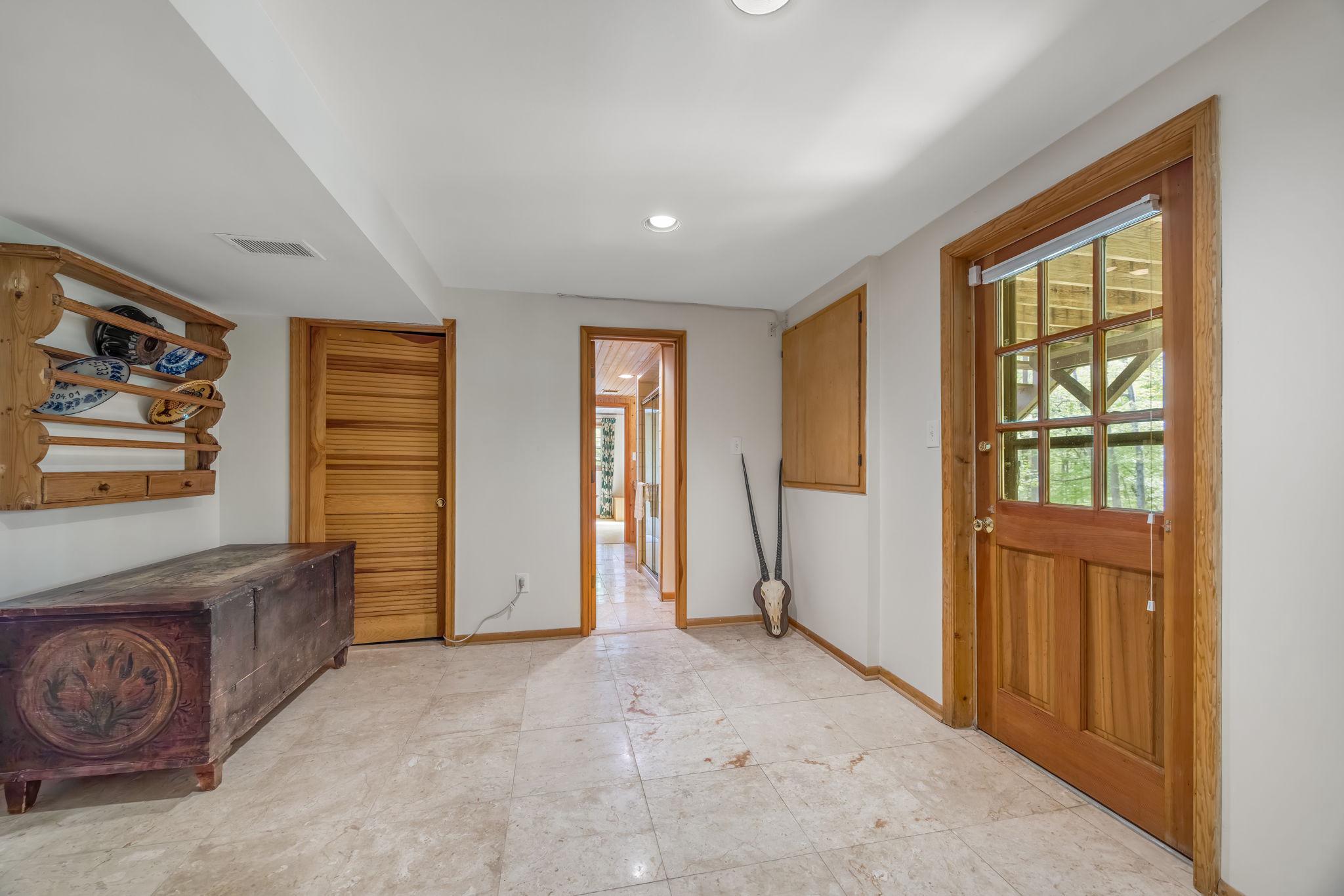 718 RIDGE DRIVE