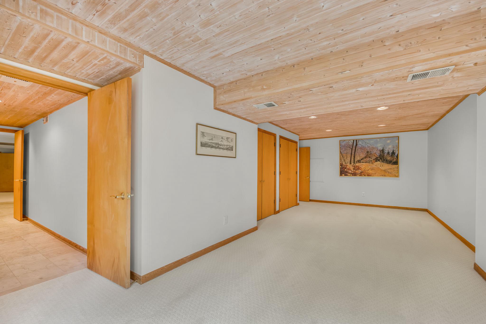718 RIDGE DRIVE