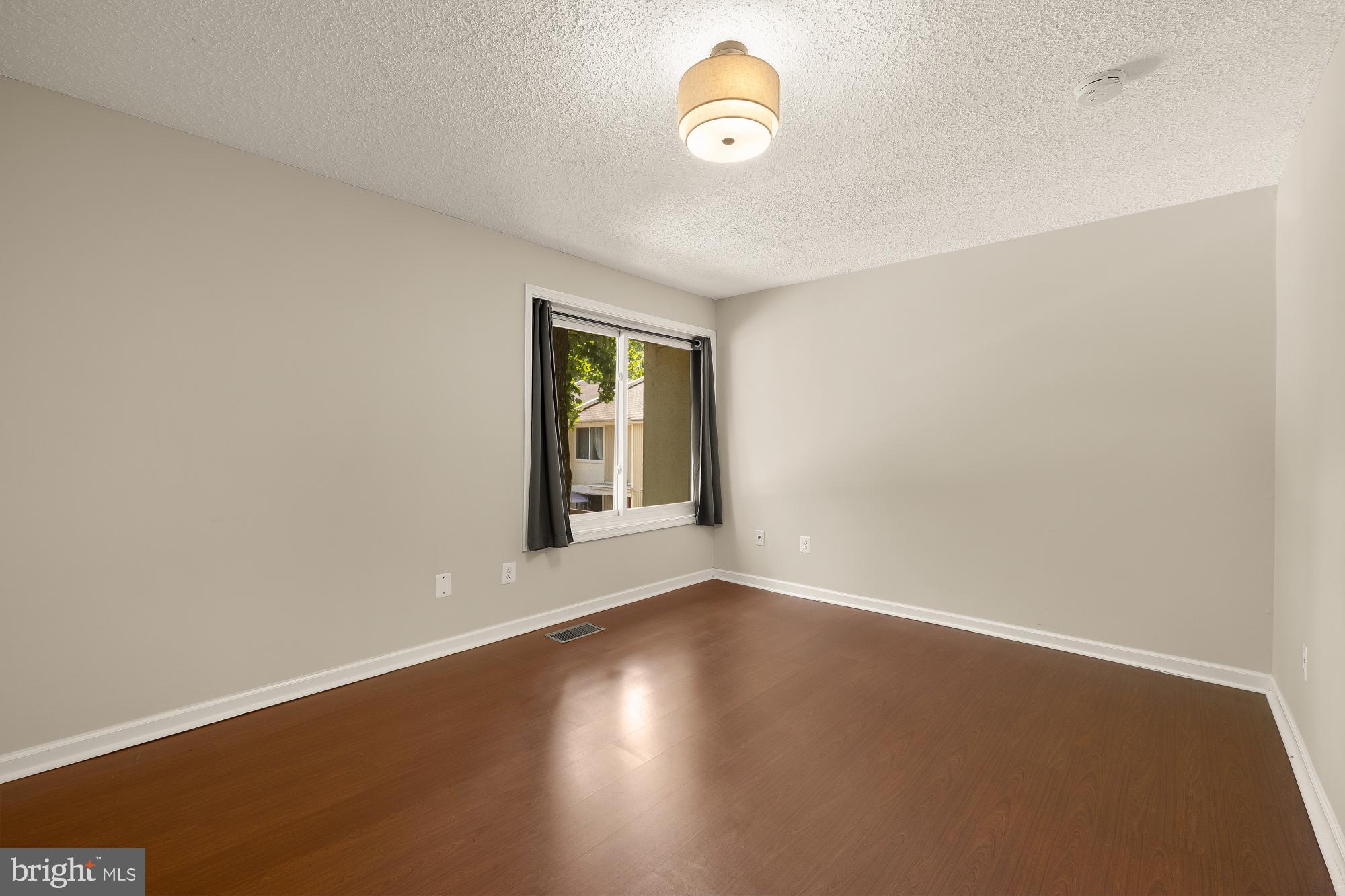 2240 SOUTHGATE SQUARE