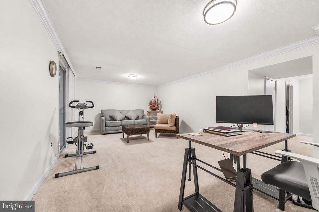 8252 GETTY COURT