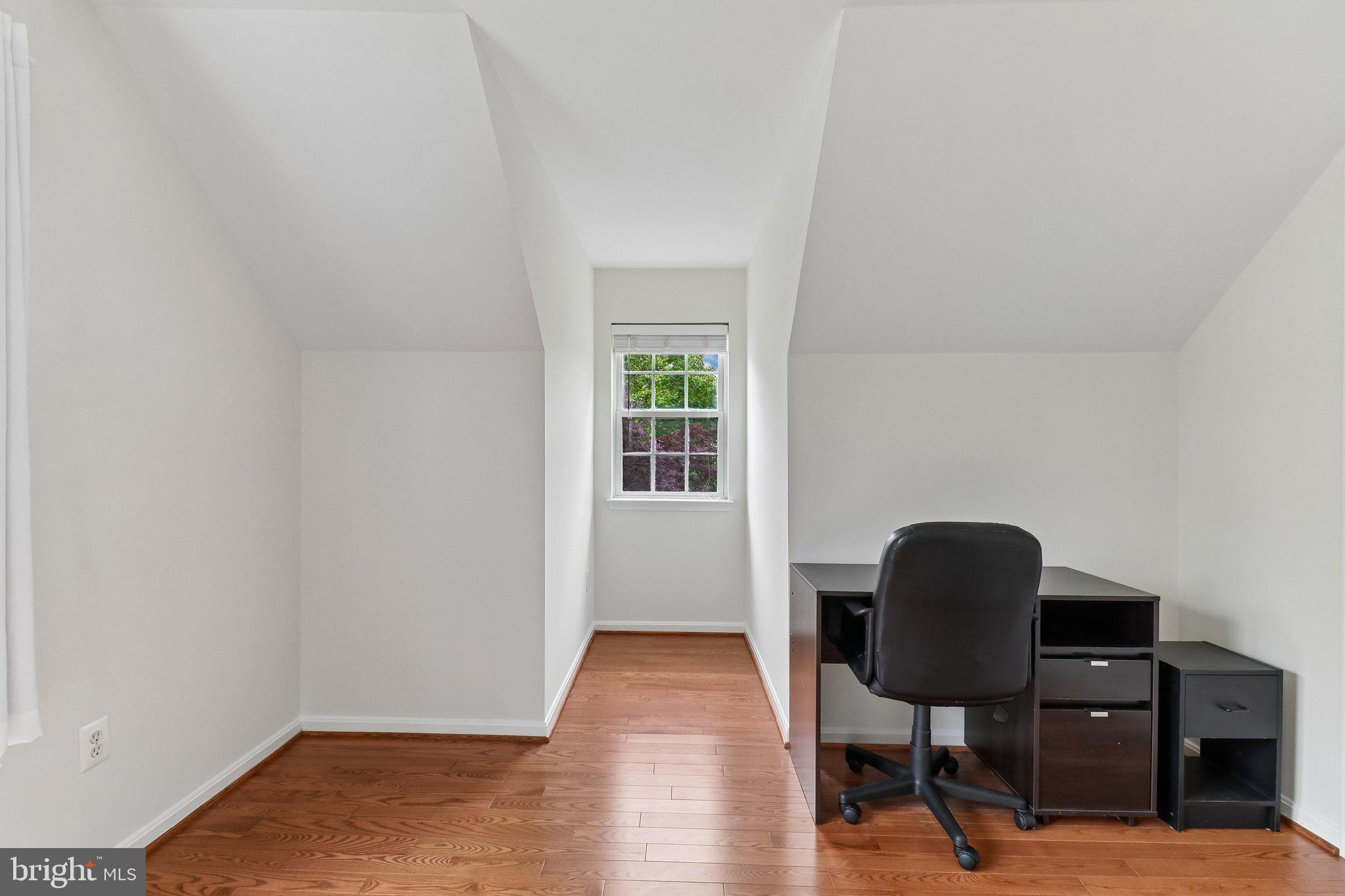 43528 CLIVEDON COURT