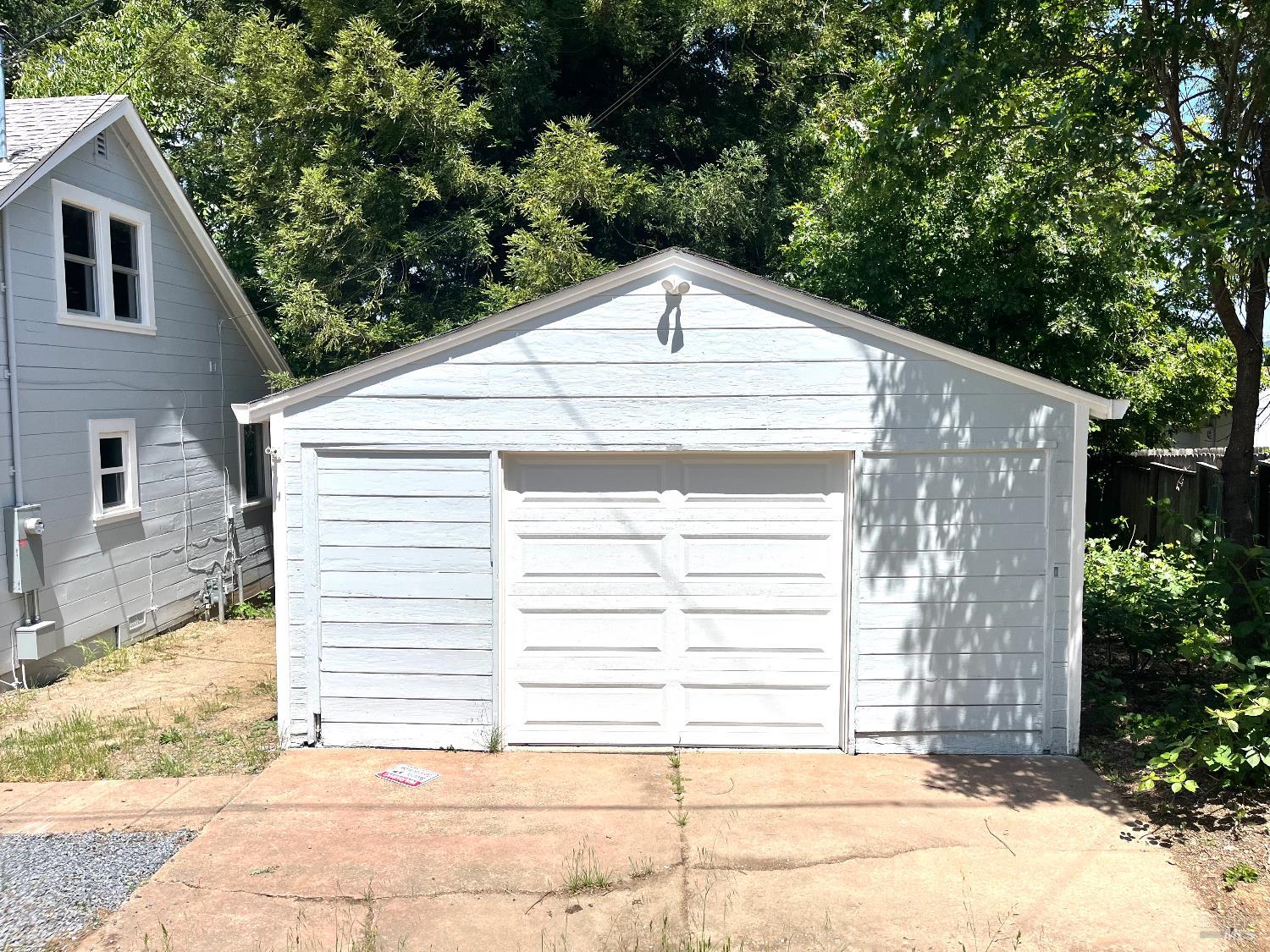 92 Madrone St