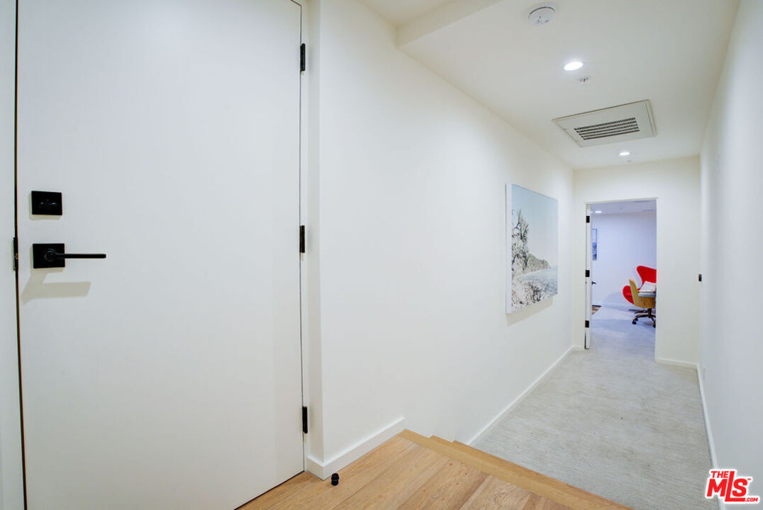 330 Rennie Ave Unit: 2