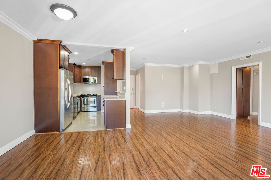 248 S Doheny Dr Unit: 3