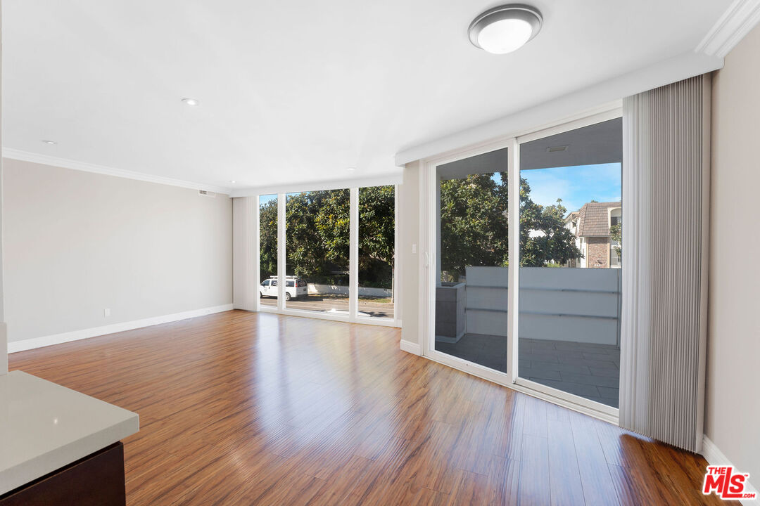 248 S Doheny Dr Unit: 3