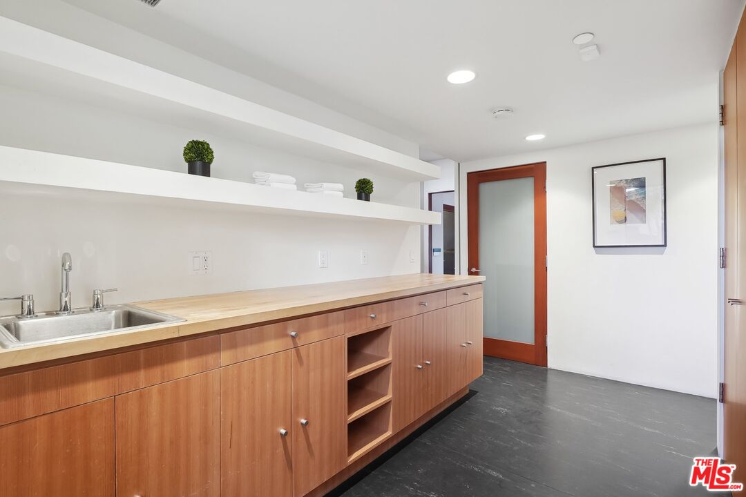 2238 Stradella Rd