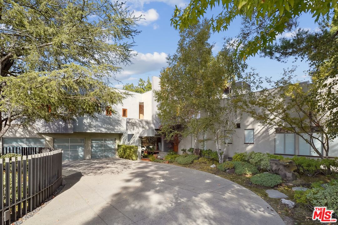 2238 Stradella Rd