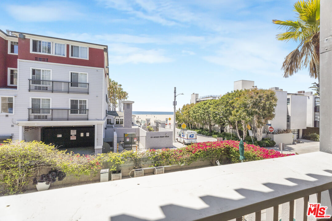 22 Navy St Unit: 205