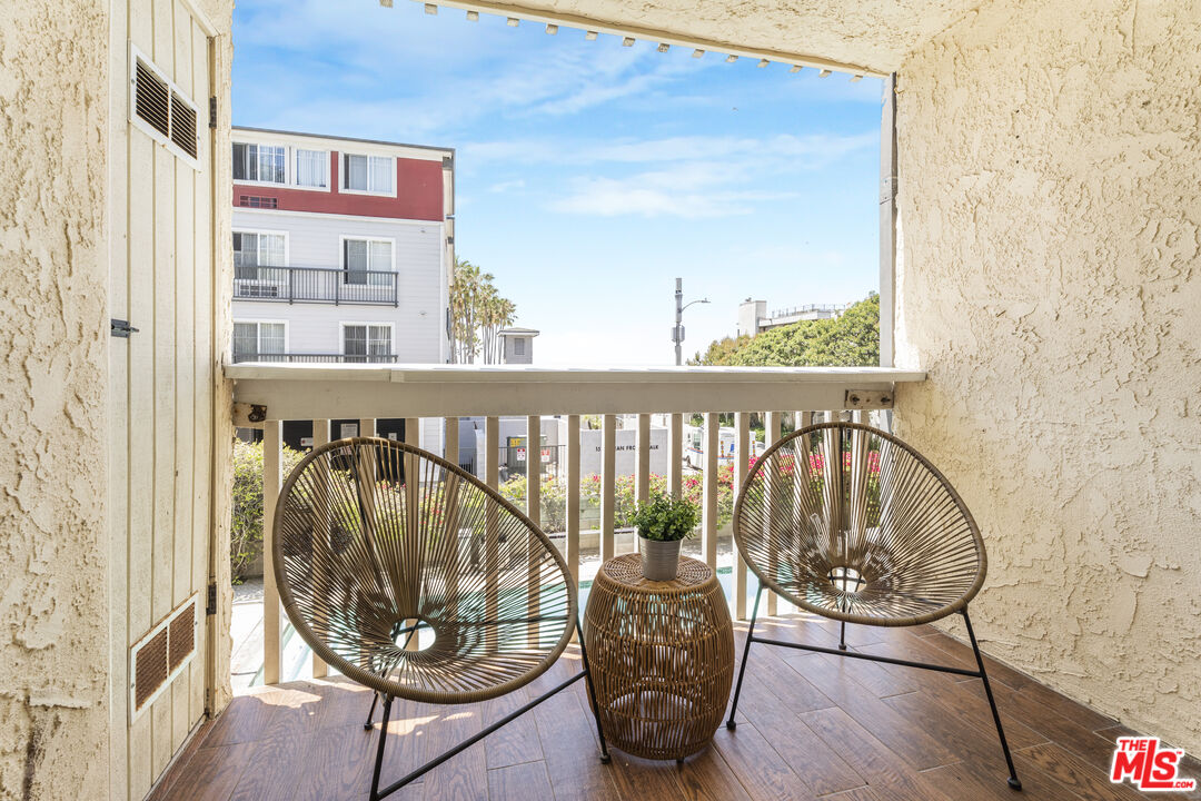 22 Navy St Unit: 205
