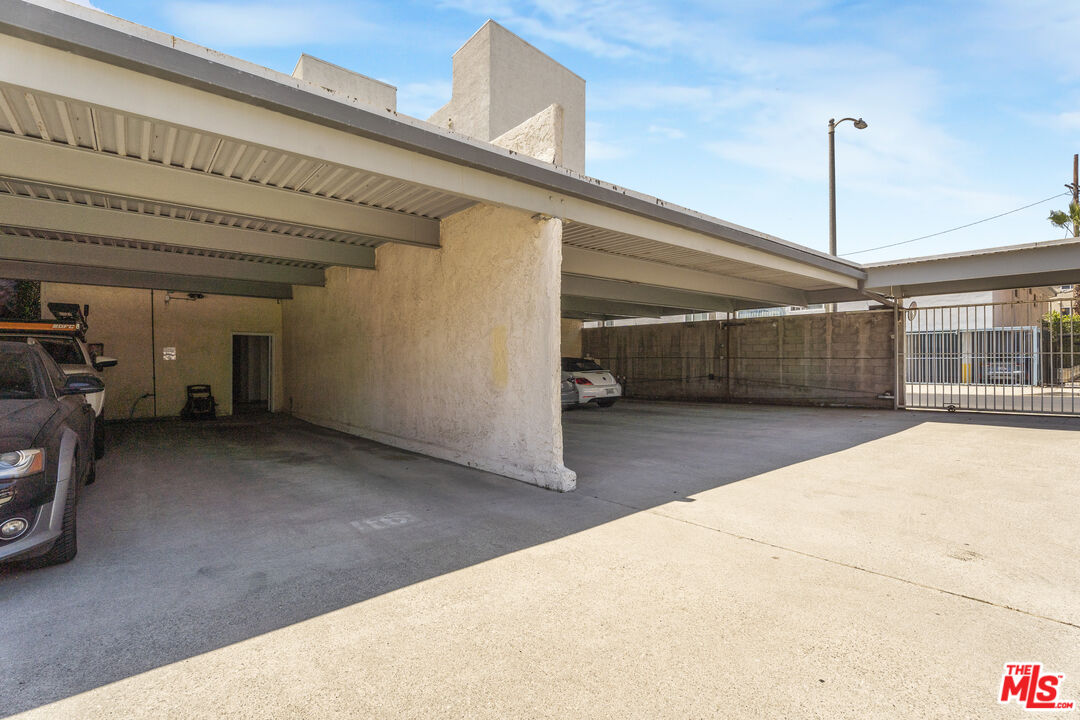 22 Navy St Unit: 205
