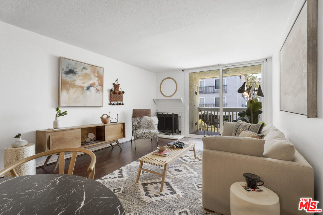 22 Navy St Unit: 205