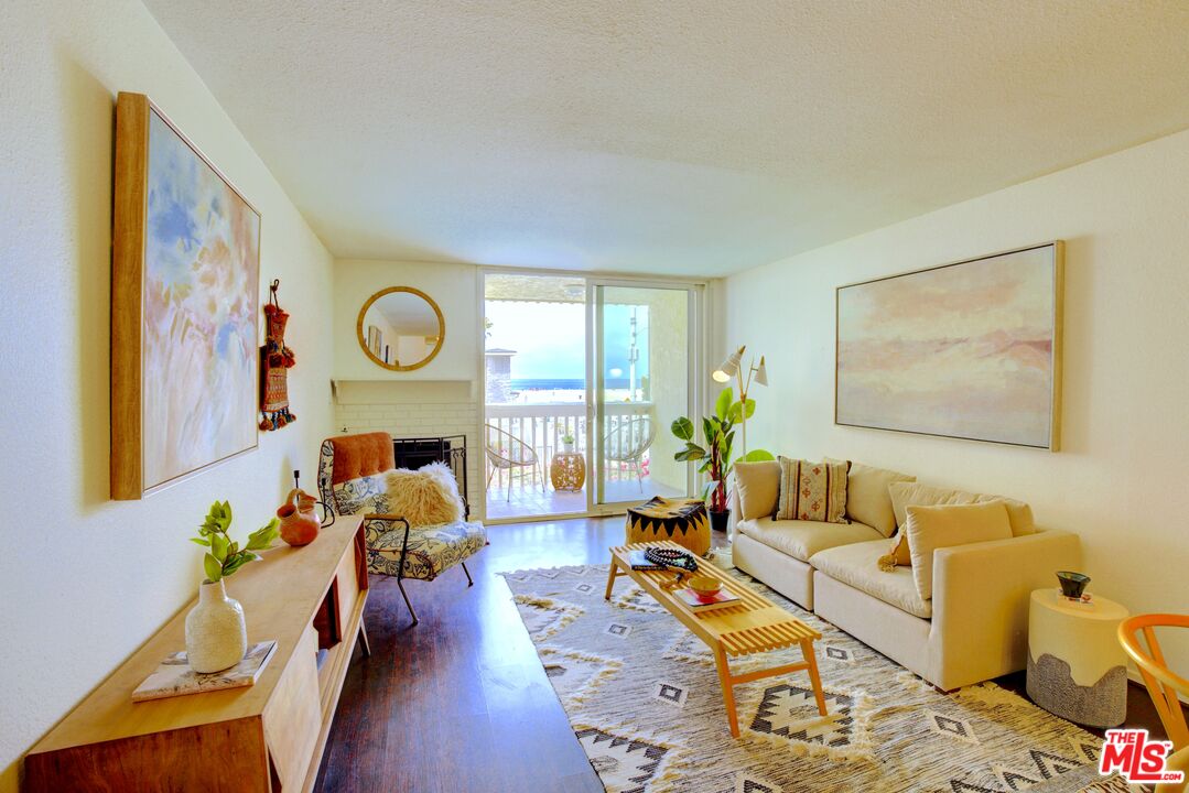 22 Navy St Unit: 205