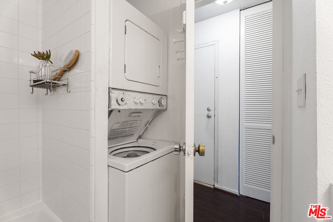 22 Navy St Unit: 205