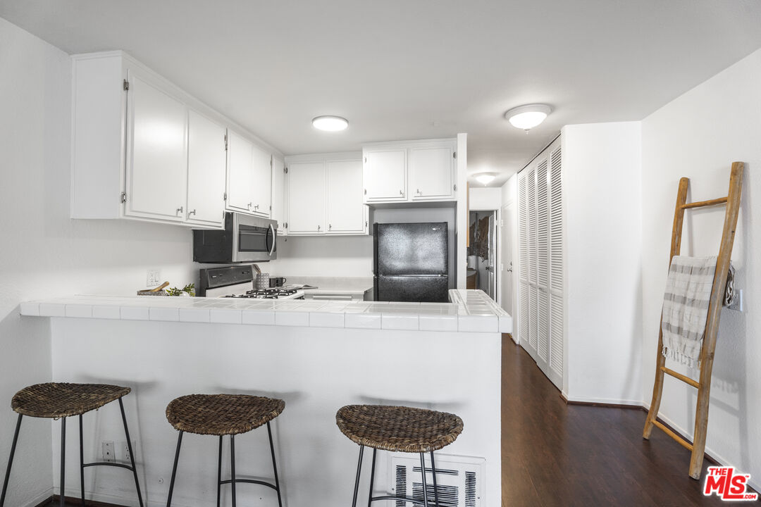 22 Navy St Unit: 205