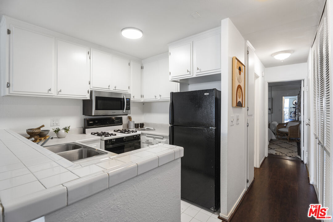 22 Navy St Unit: 205