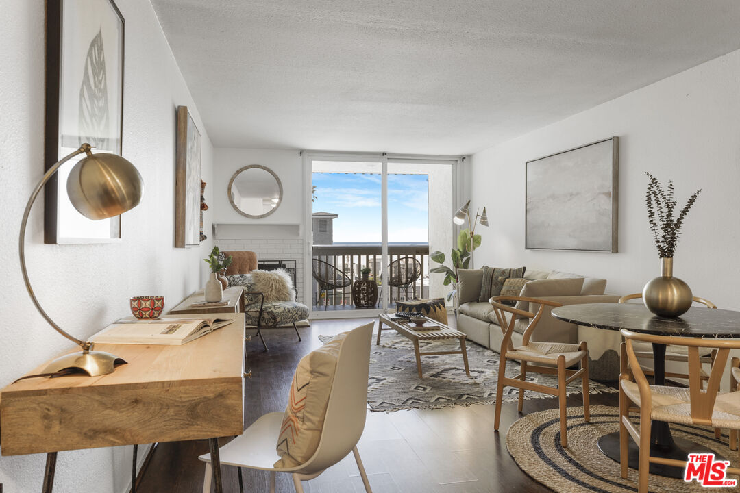 22 Navy St Unit: 205
