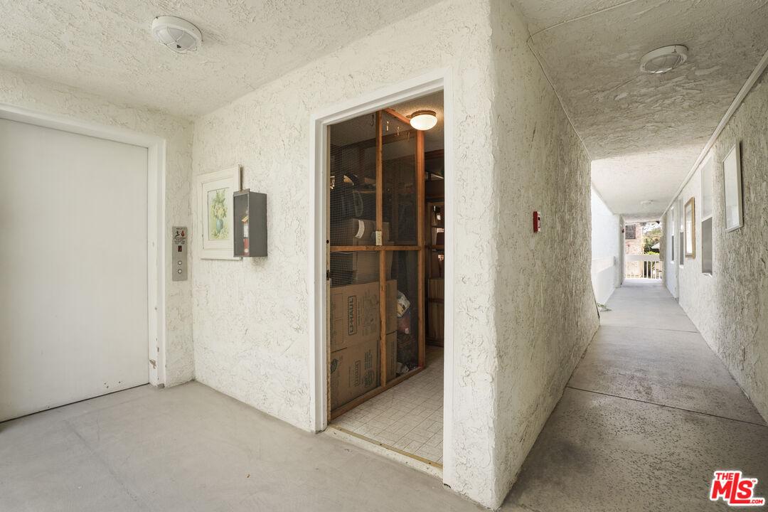 22 Navy St Unit: 205