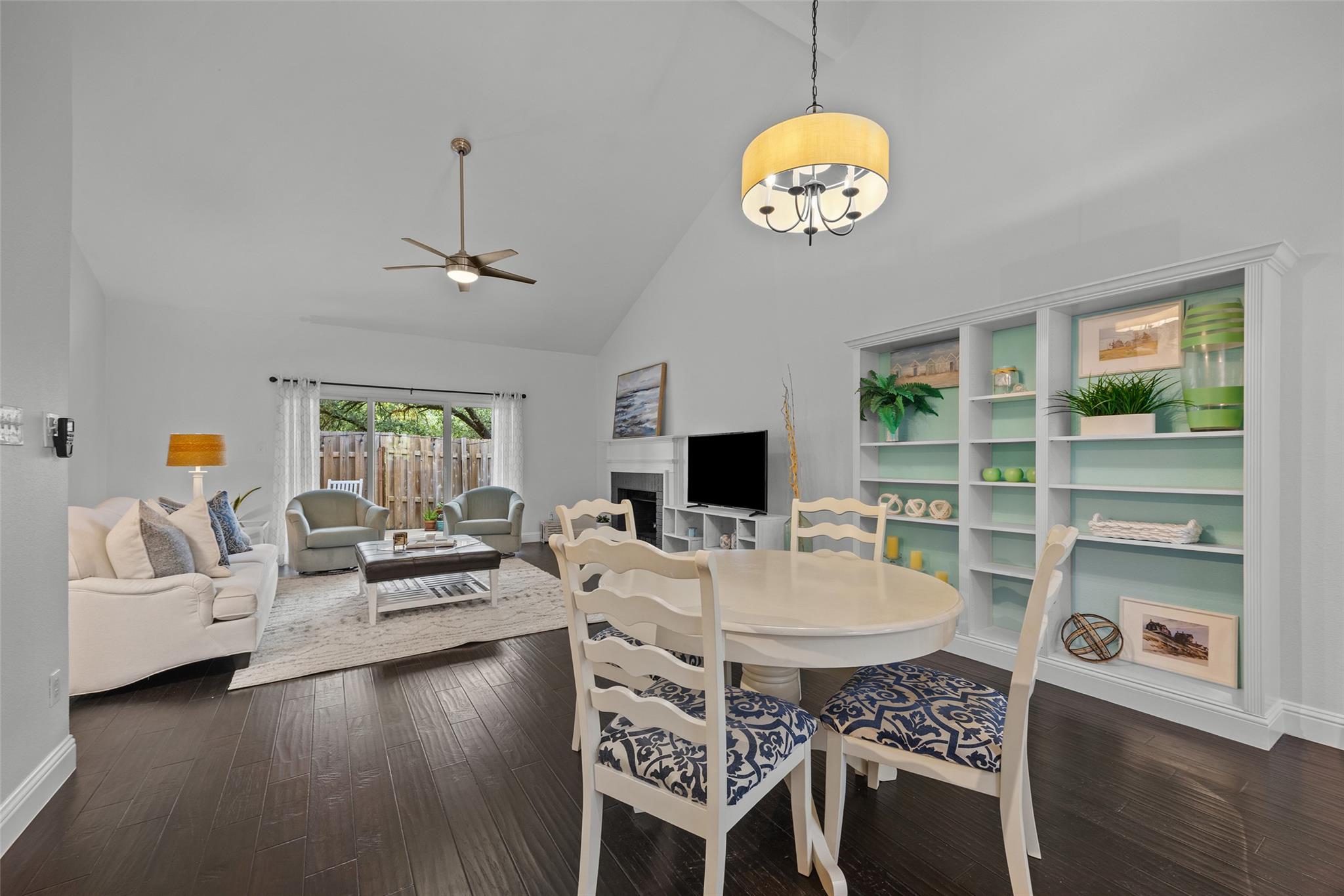 3870 Williamsburg CIR