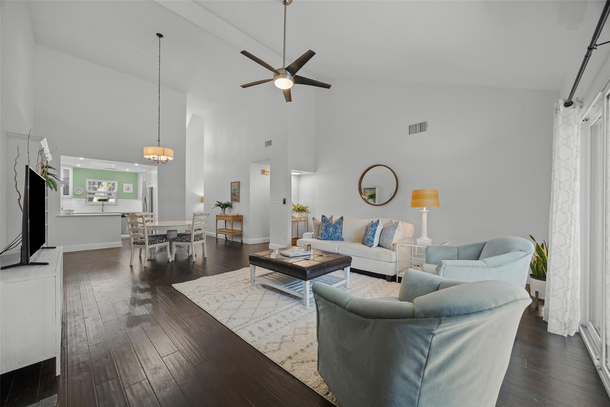 3870 Williamsburg CIR