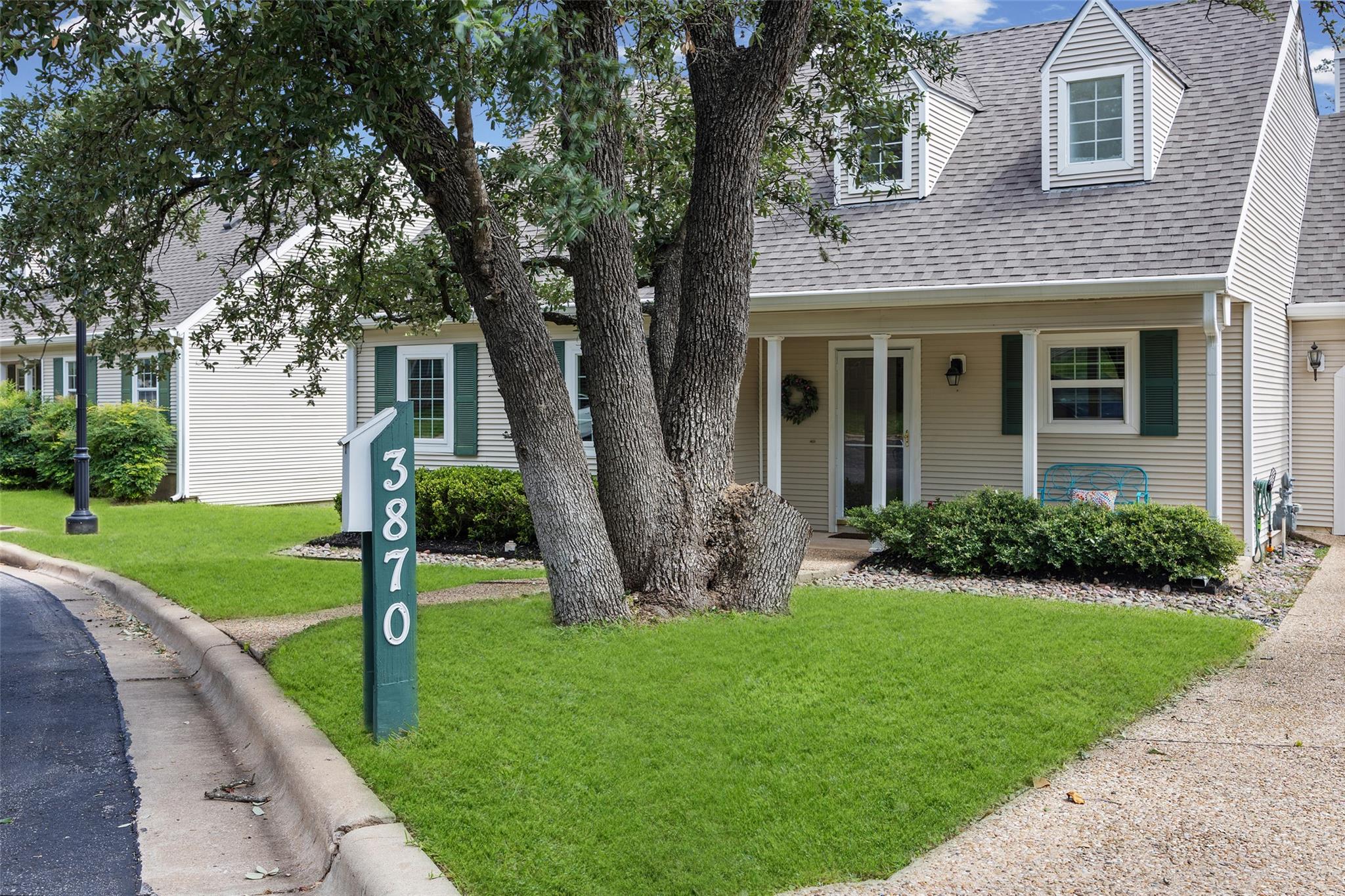 3870 Williamsburg CIR