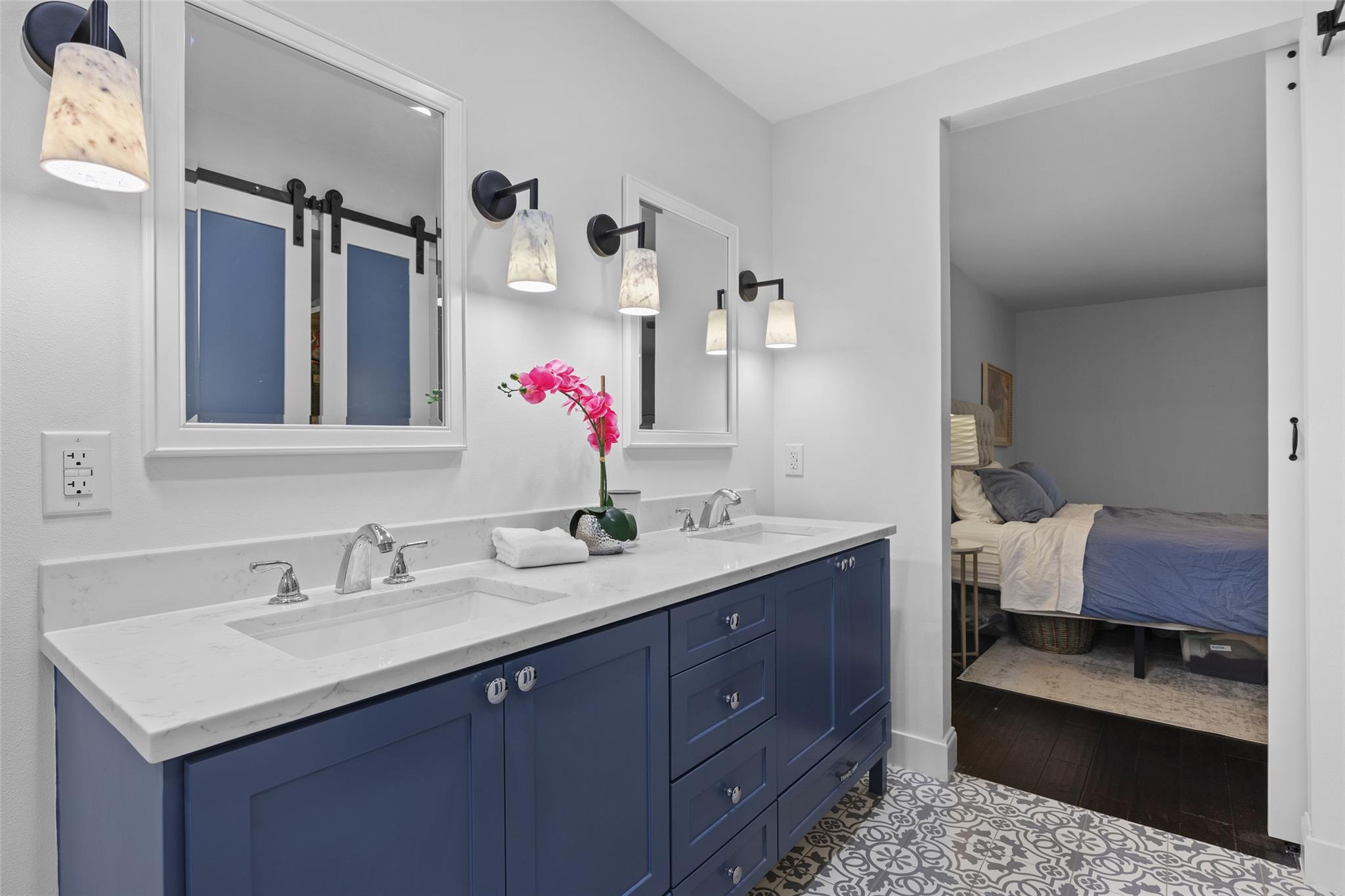 3870 Williamsburg CIR