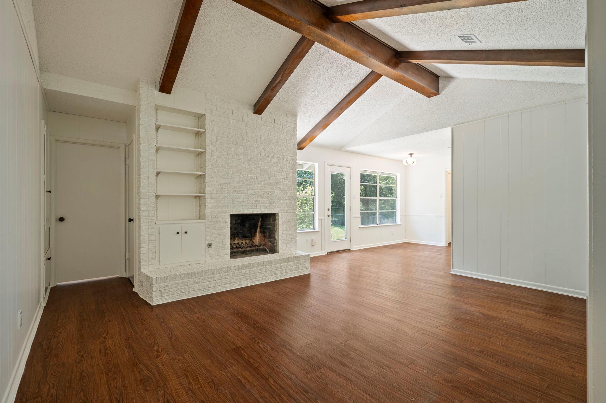 6801 Kings PT