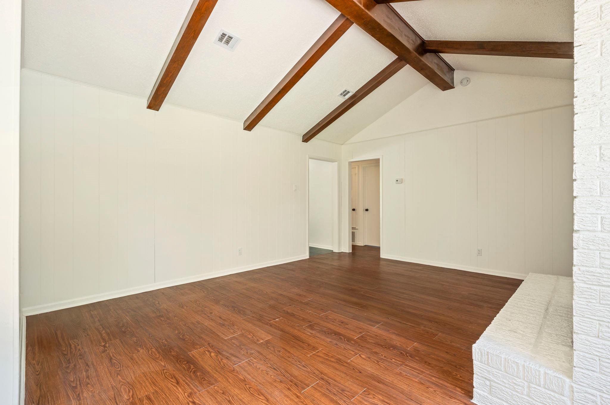 6801 Kings PT
