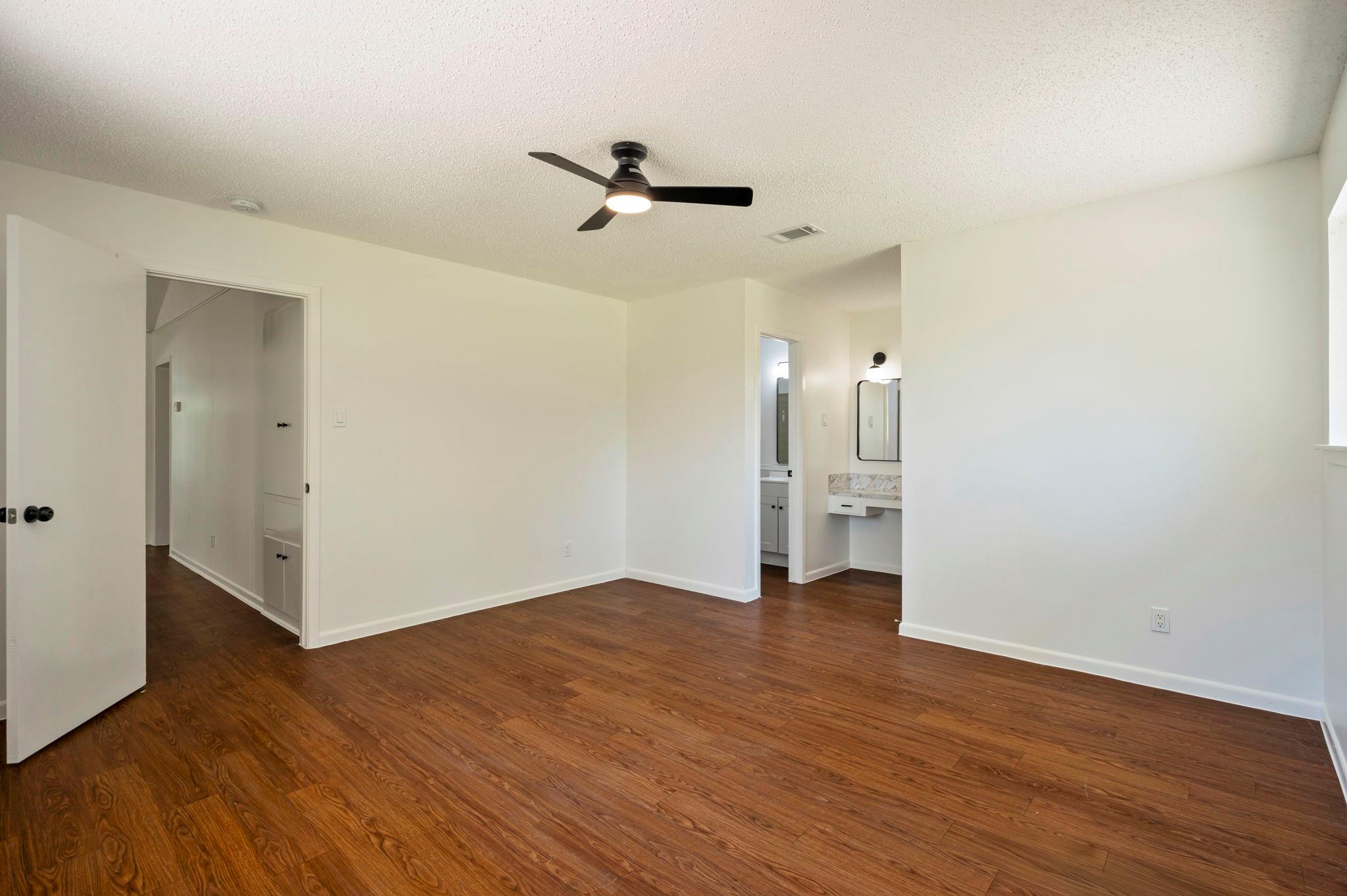 6801 Kings PT