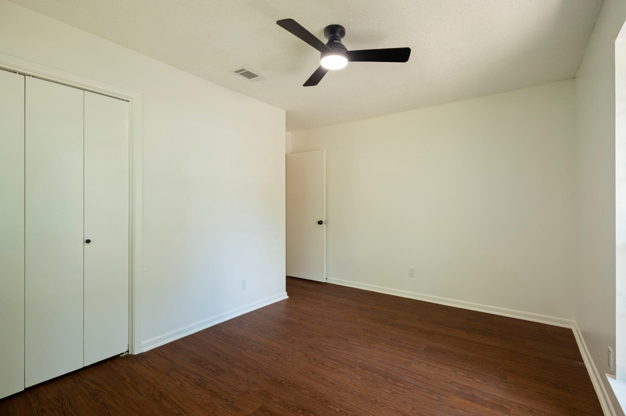 6801 Kings PT