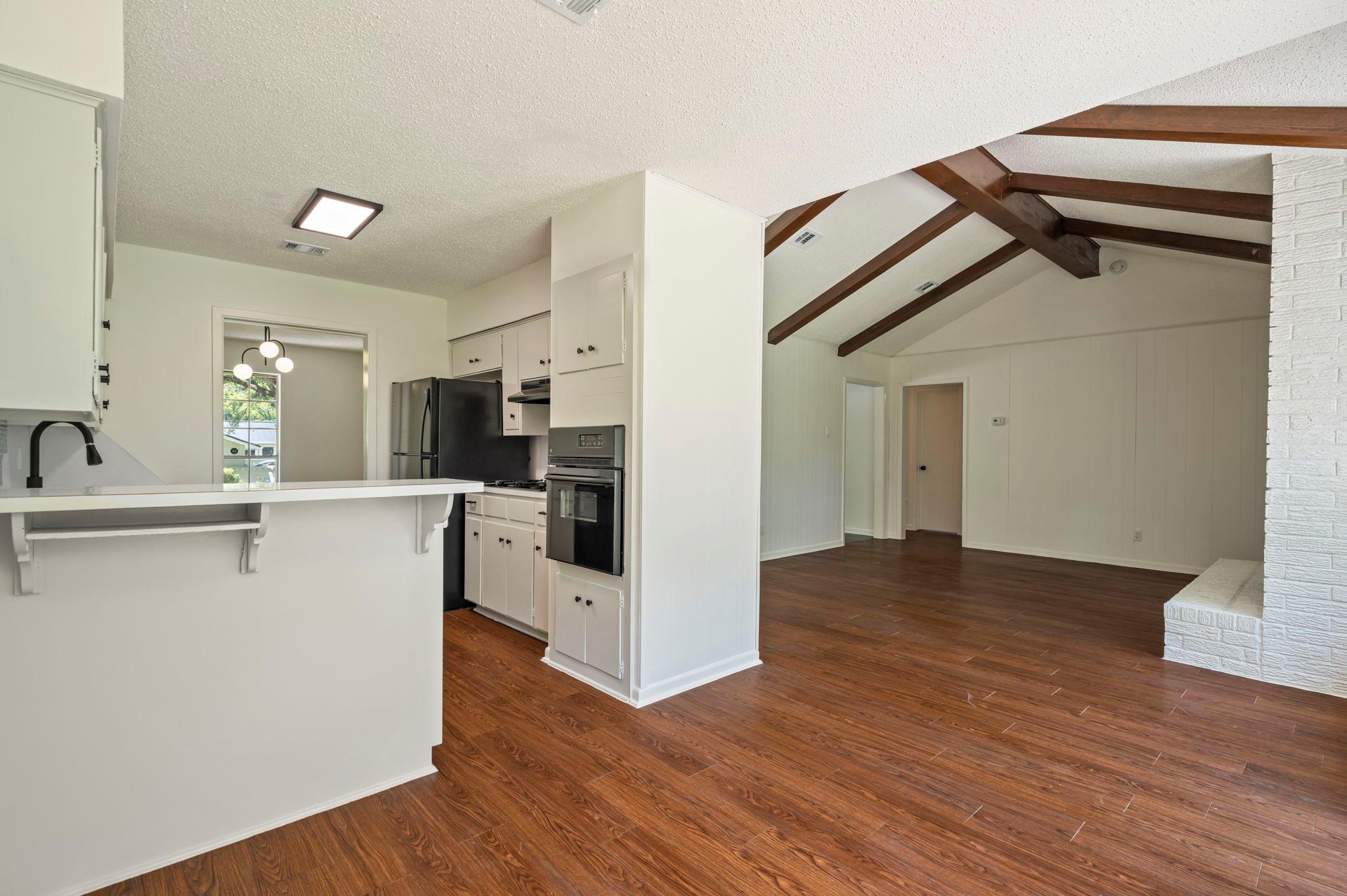 6801 Kings PT