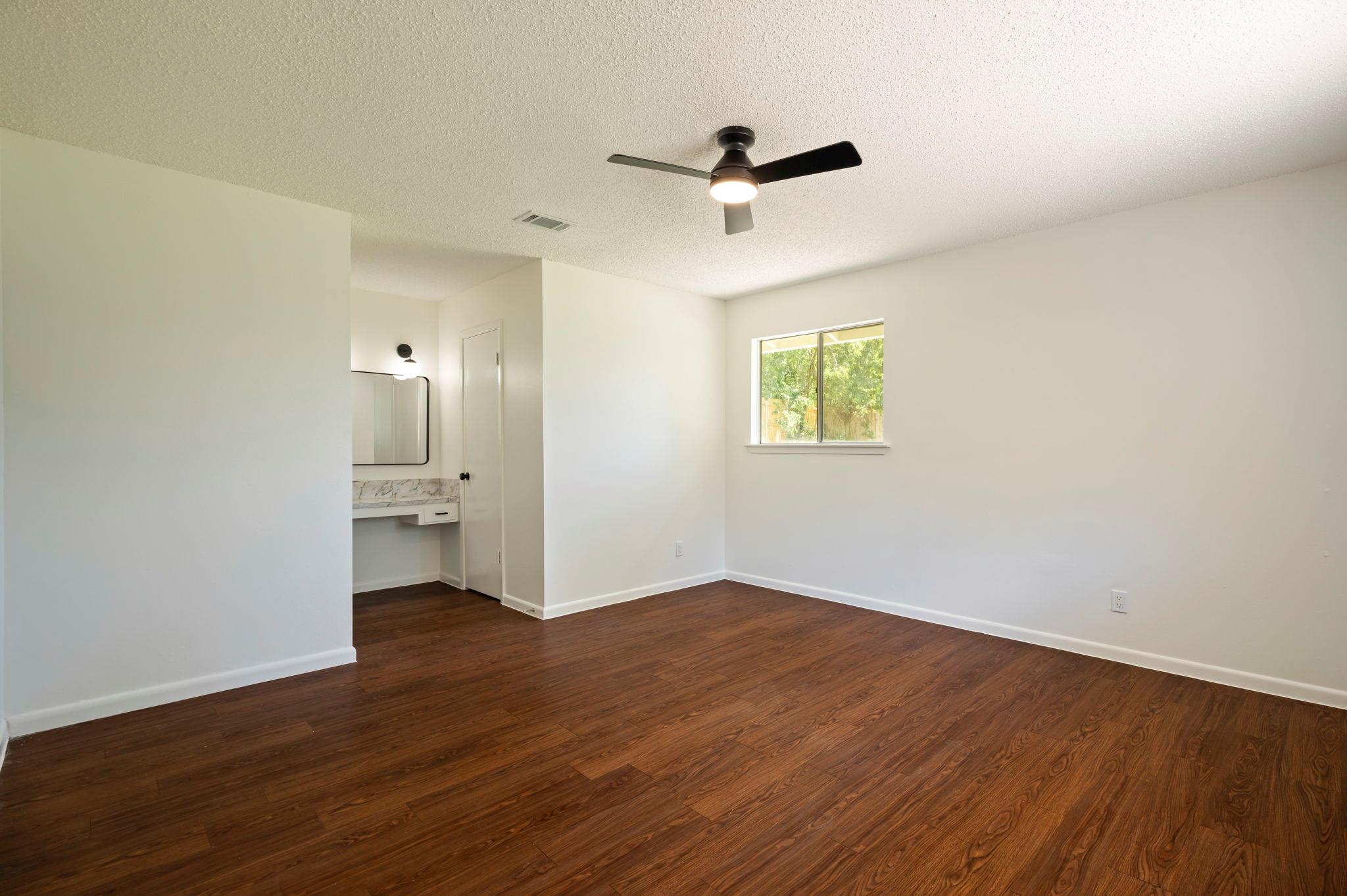 6801 Kings PT