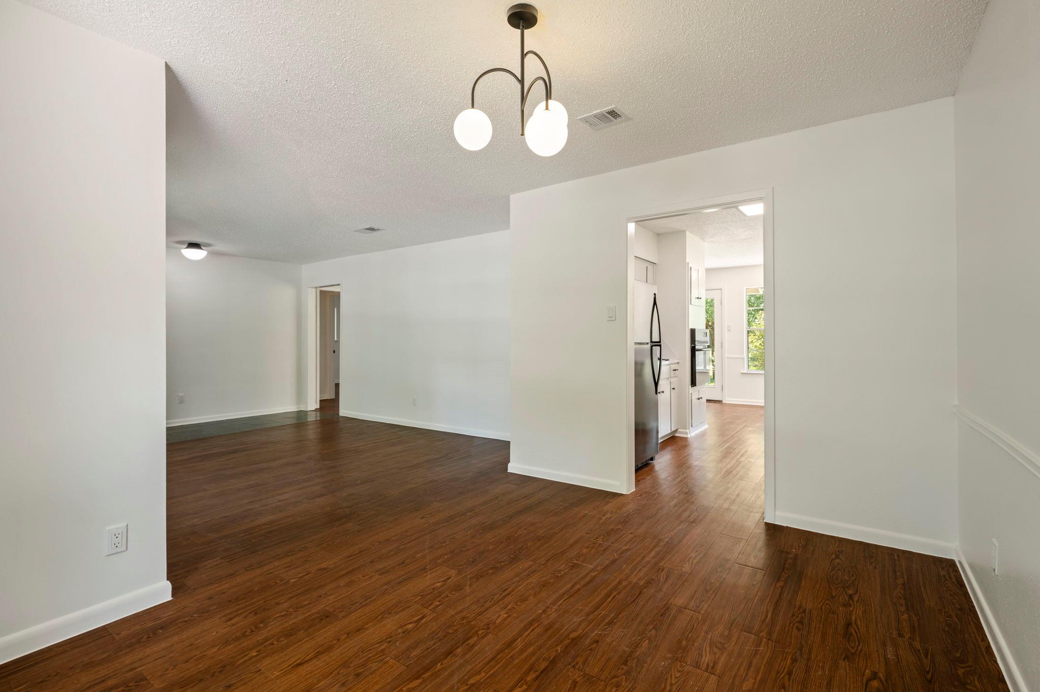 6801 Kings PT