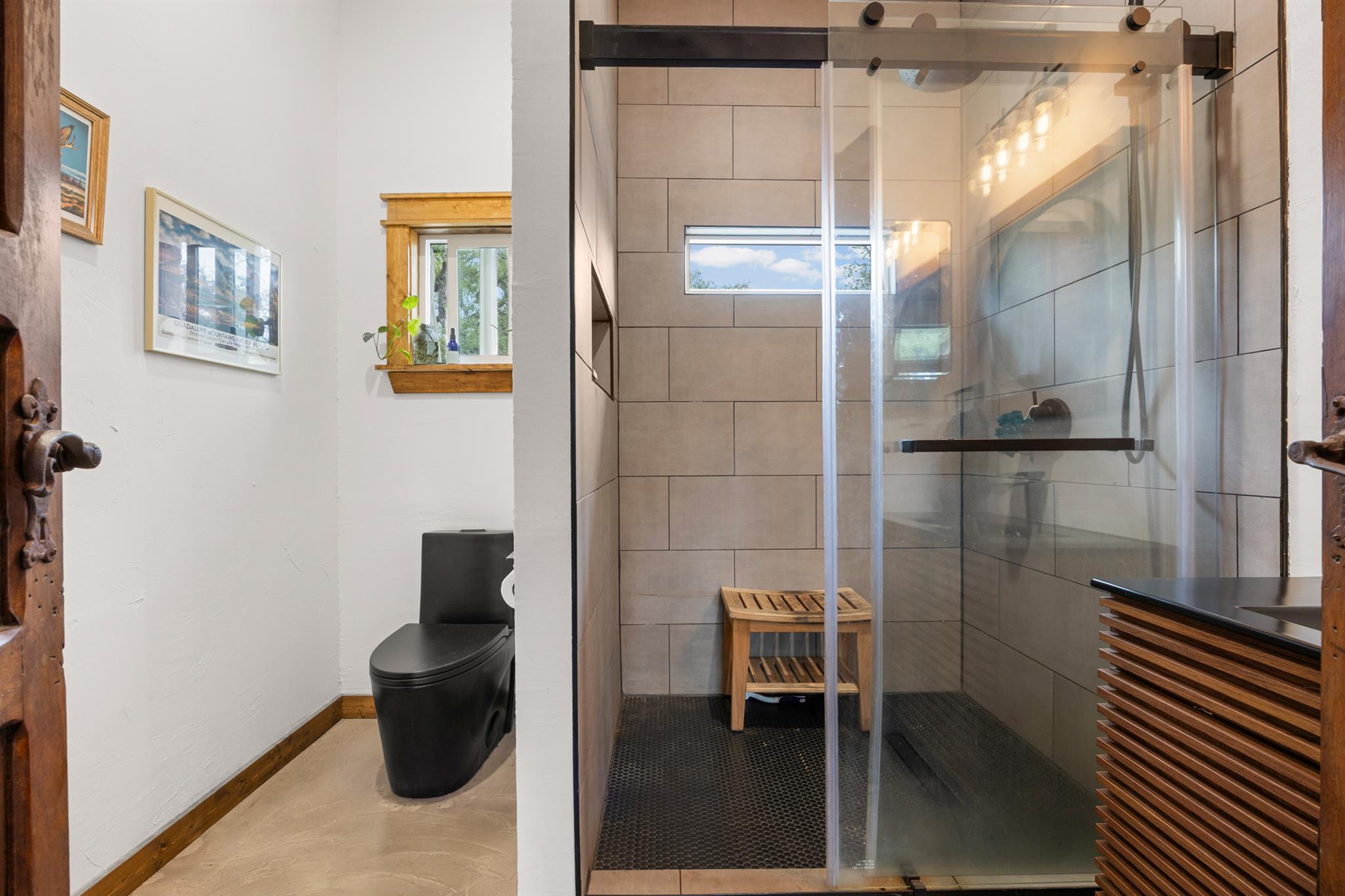 107 S Rainbow Ranch RD