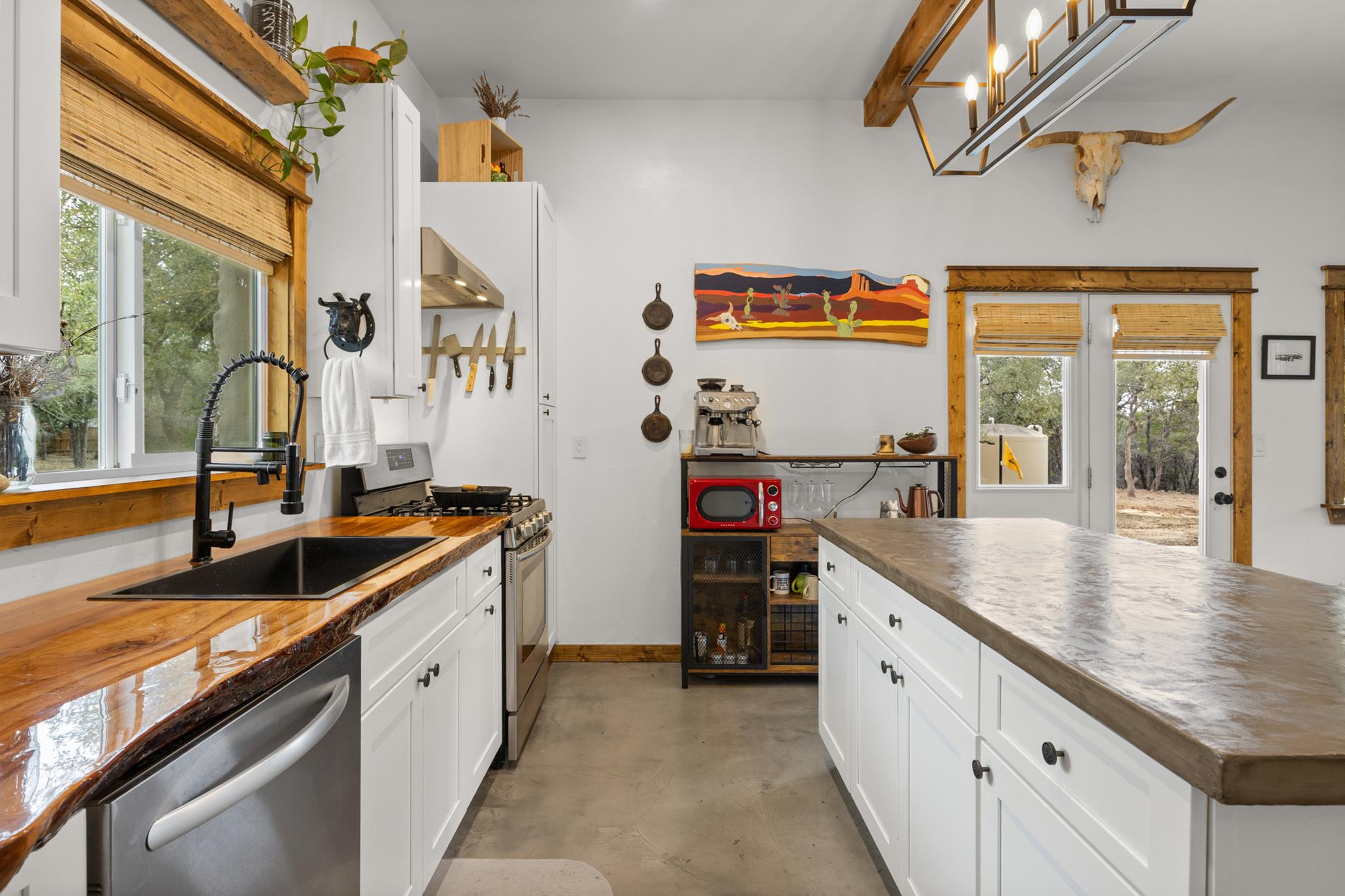 107 S Rainbow Ranch RD