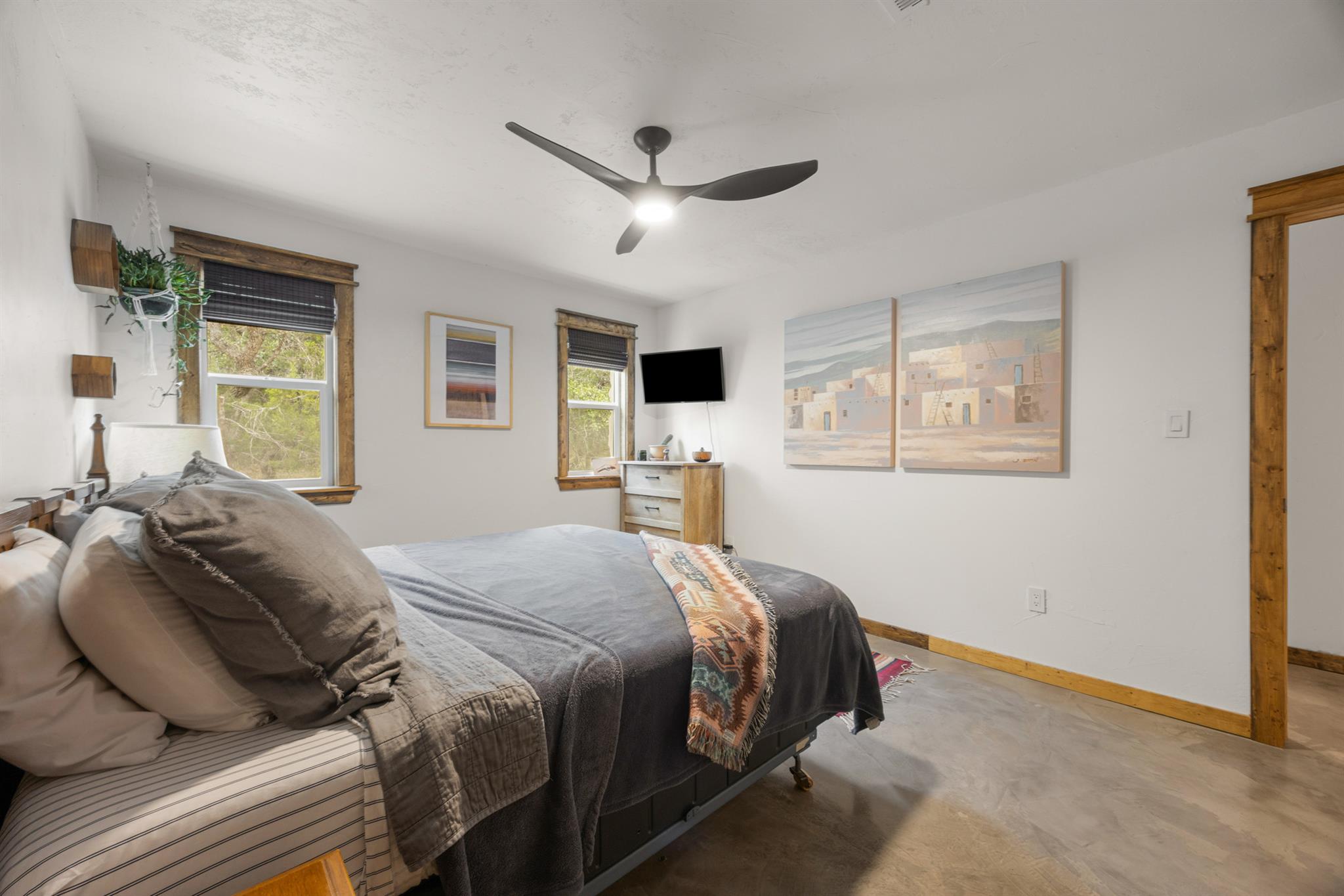 107 S Rainbow Ranch RD