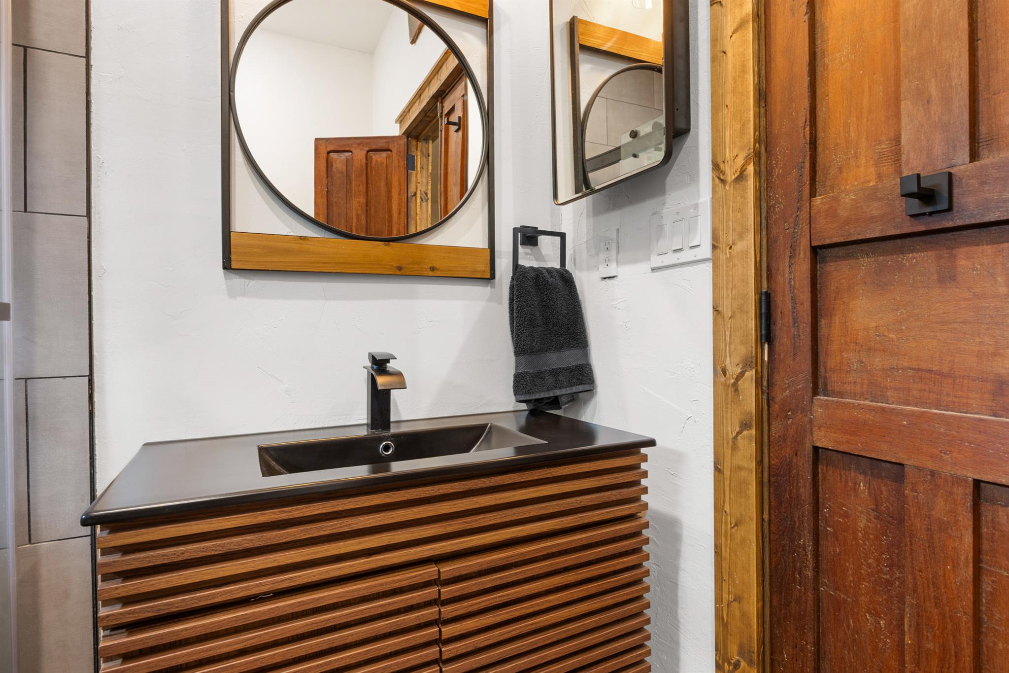 107 S Rainbow Ranch RD