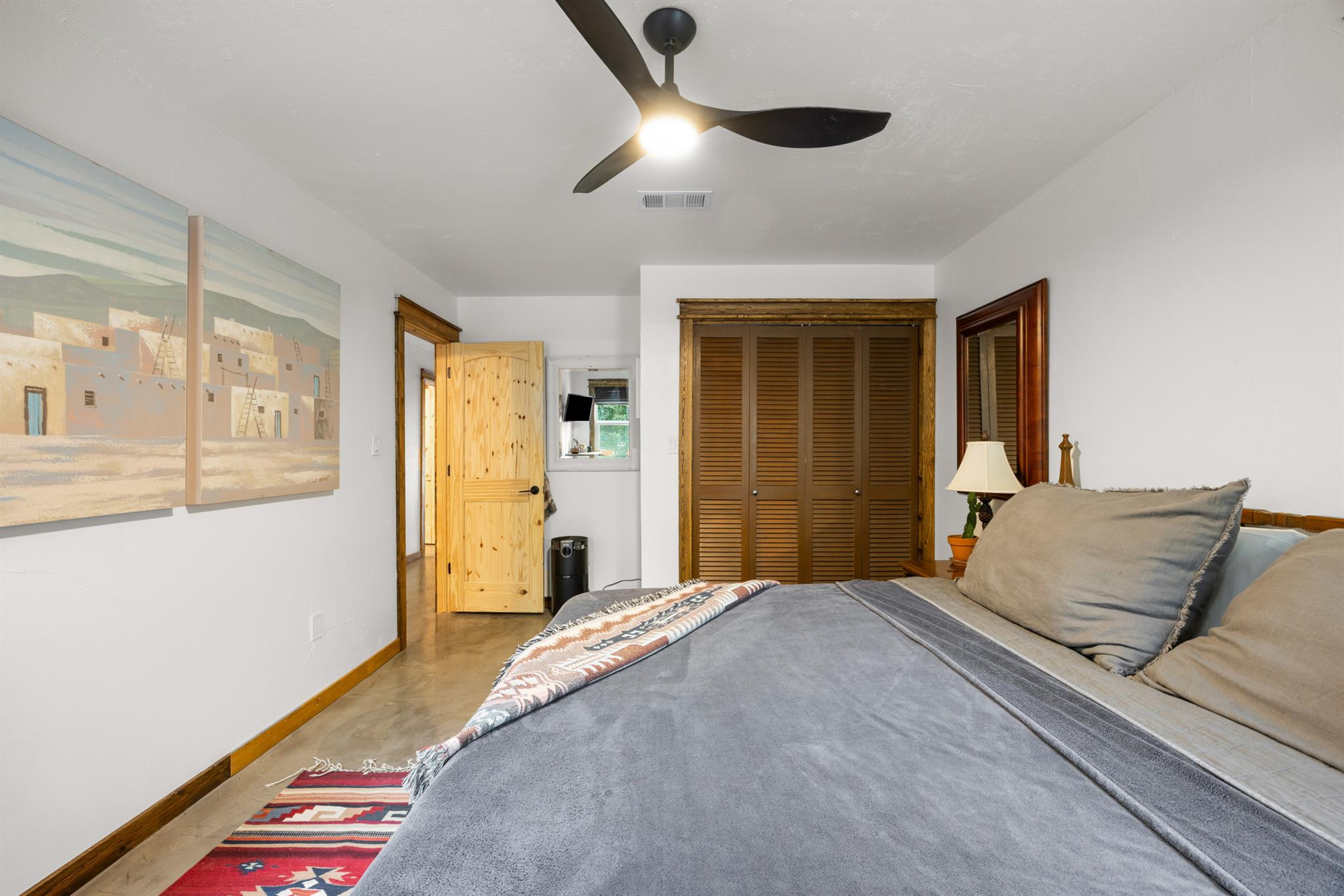 107 S Rainbow Ranch RD