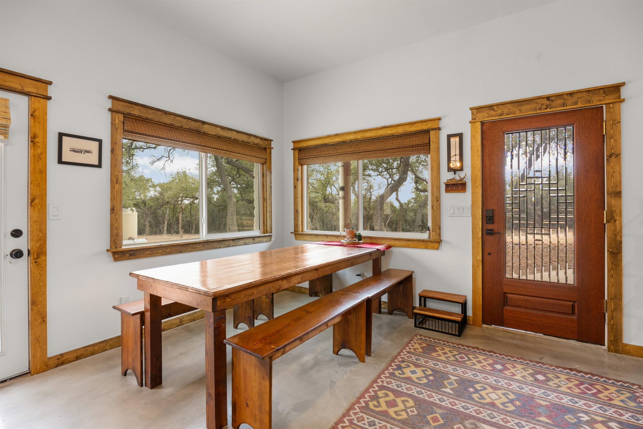 107 S Rainbow Ranch RD