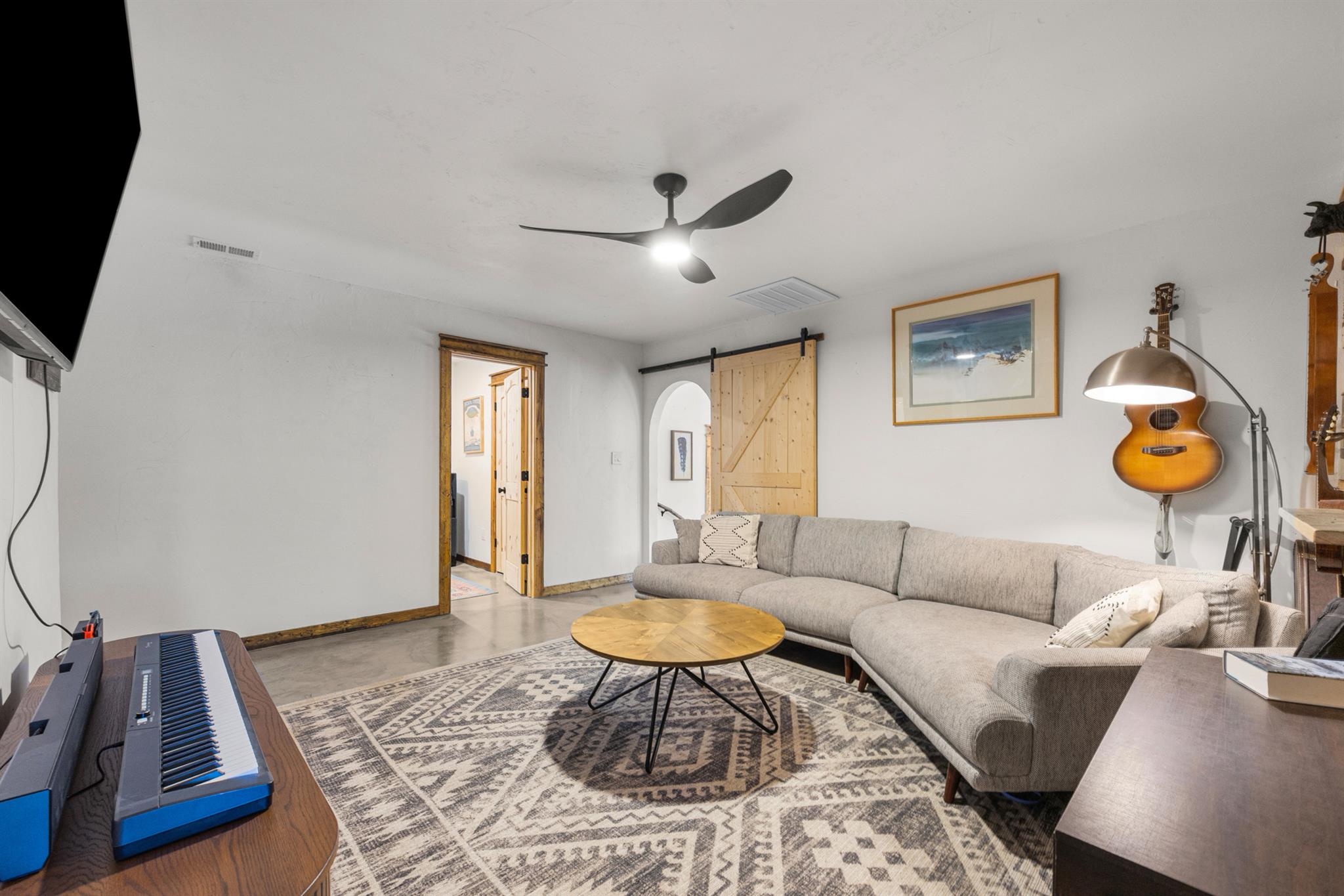 107 S Rainbow Ranch RD