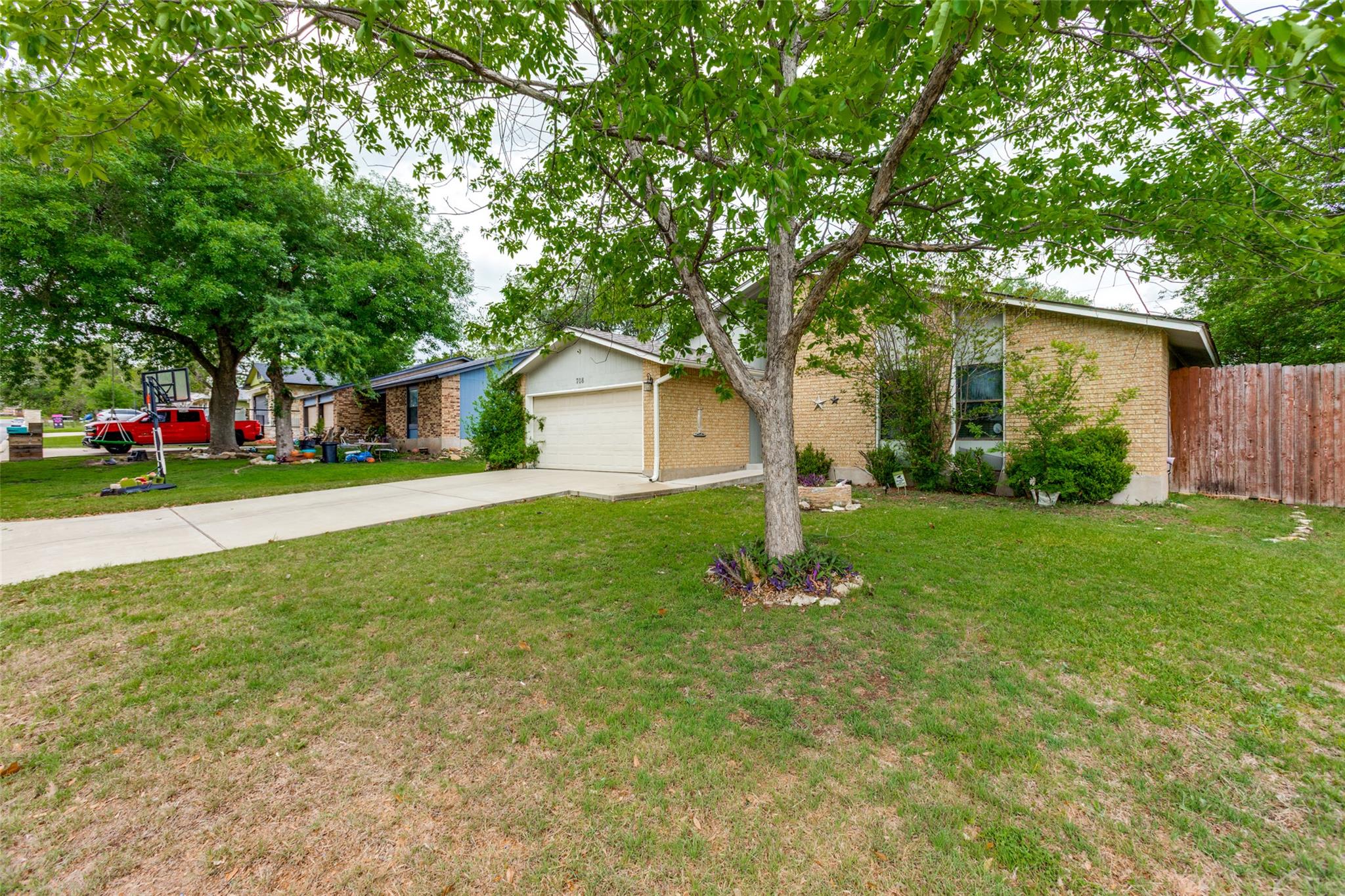 708 Greenwich PL