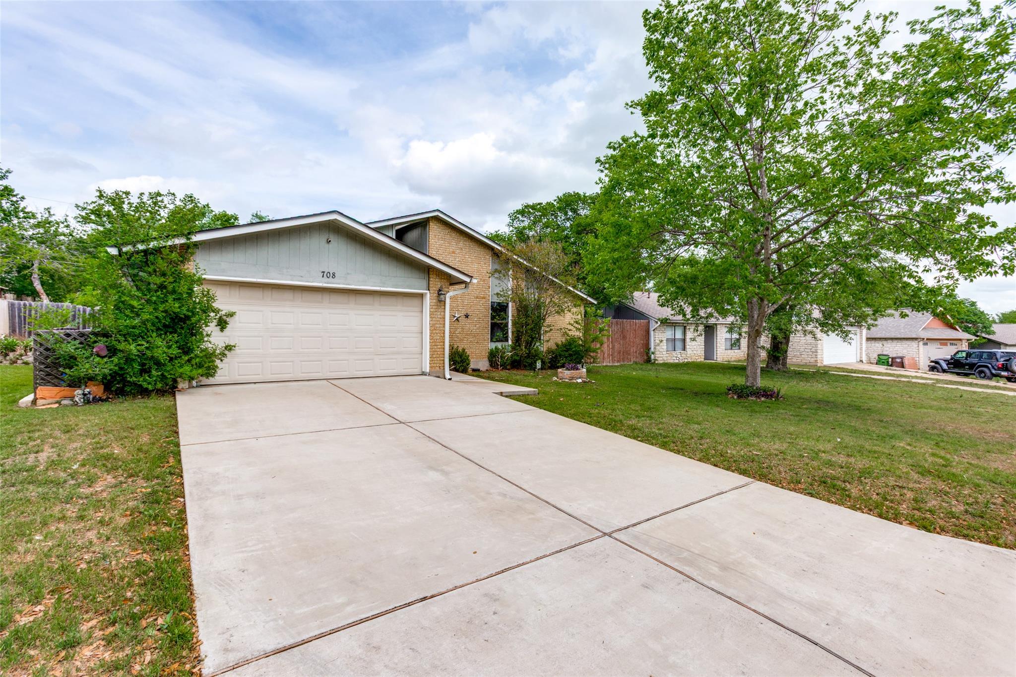 708 Greenwich PL