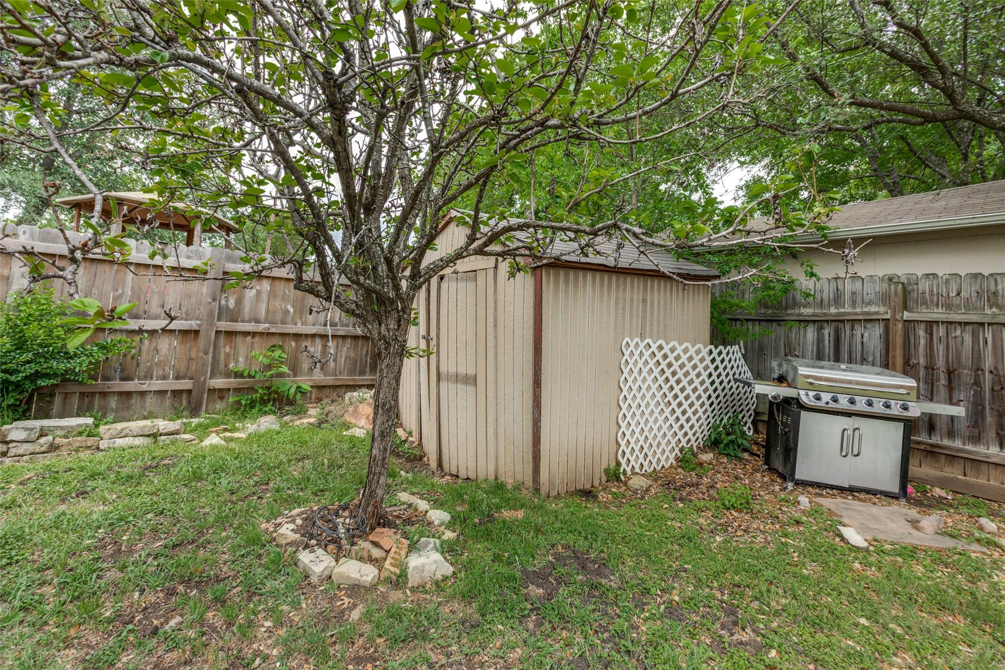 708 Greenwich PL