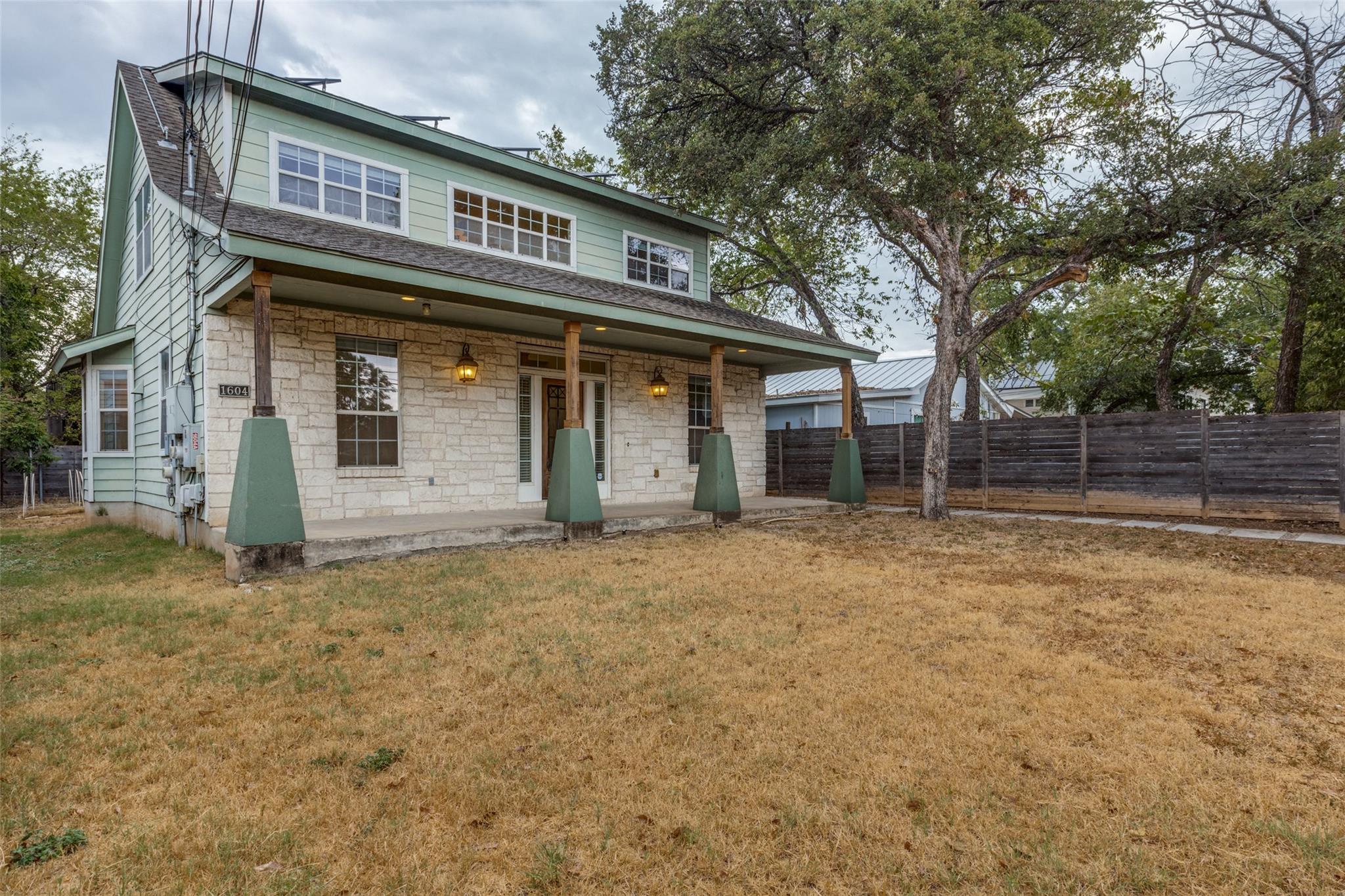 1604 Walnut Ave # A