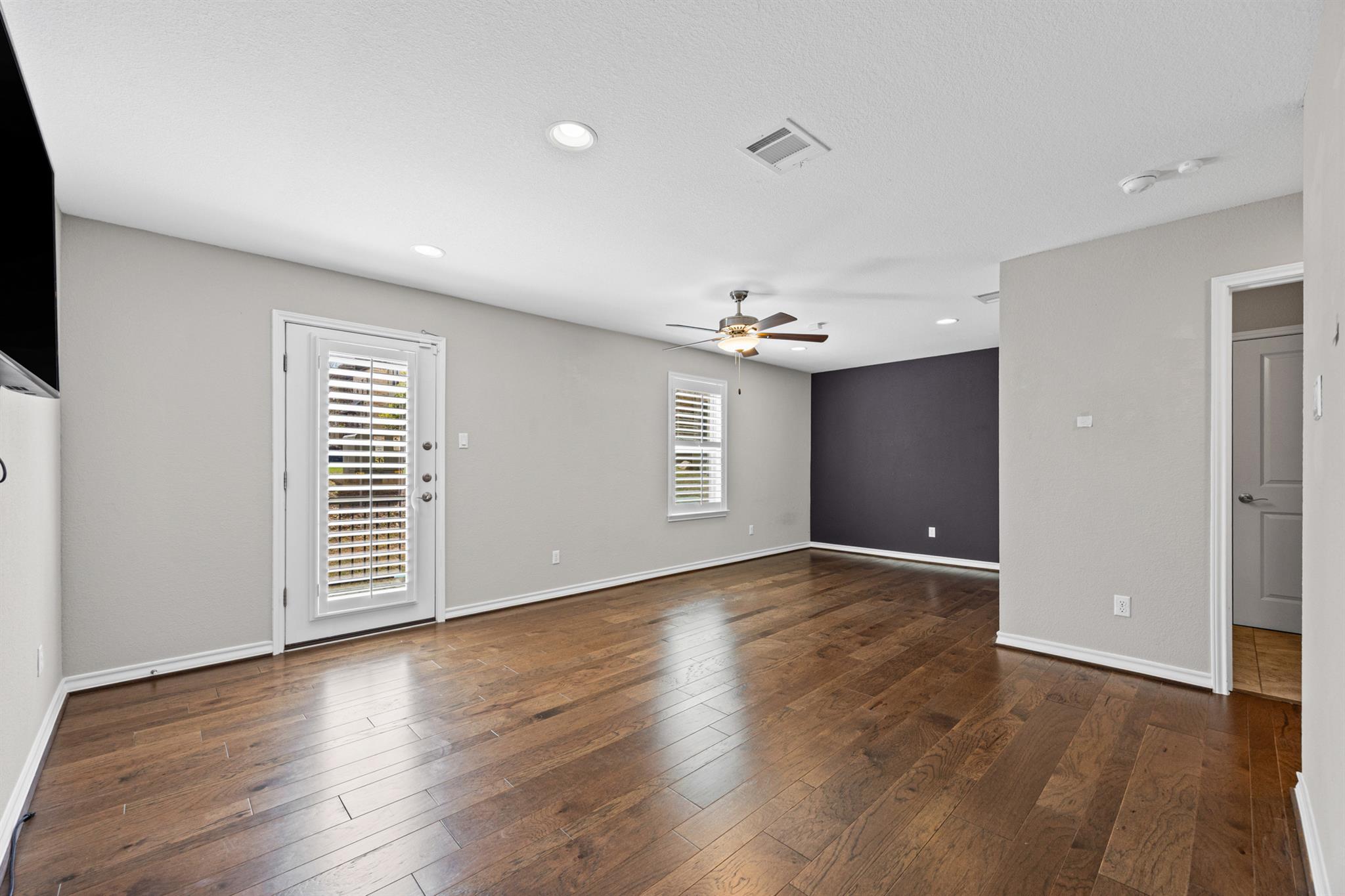 1112 Highknoll LN