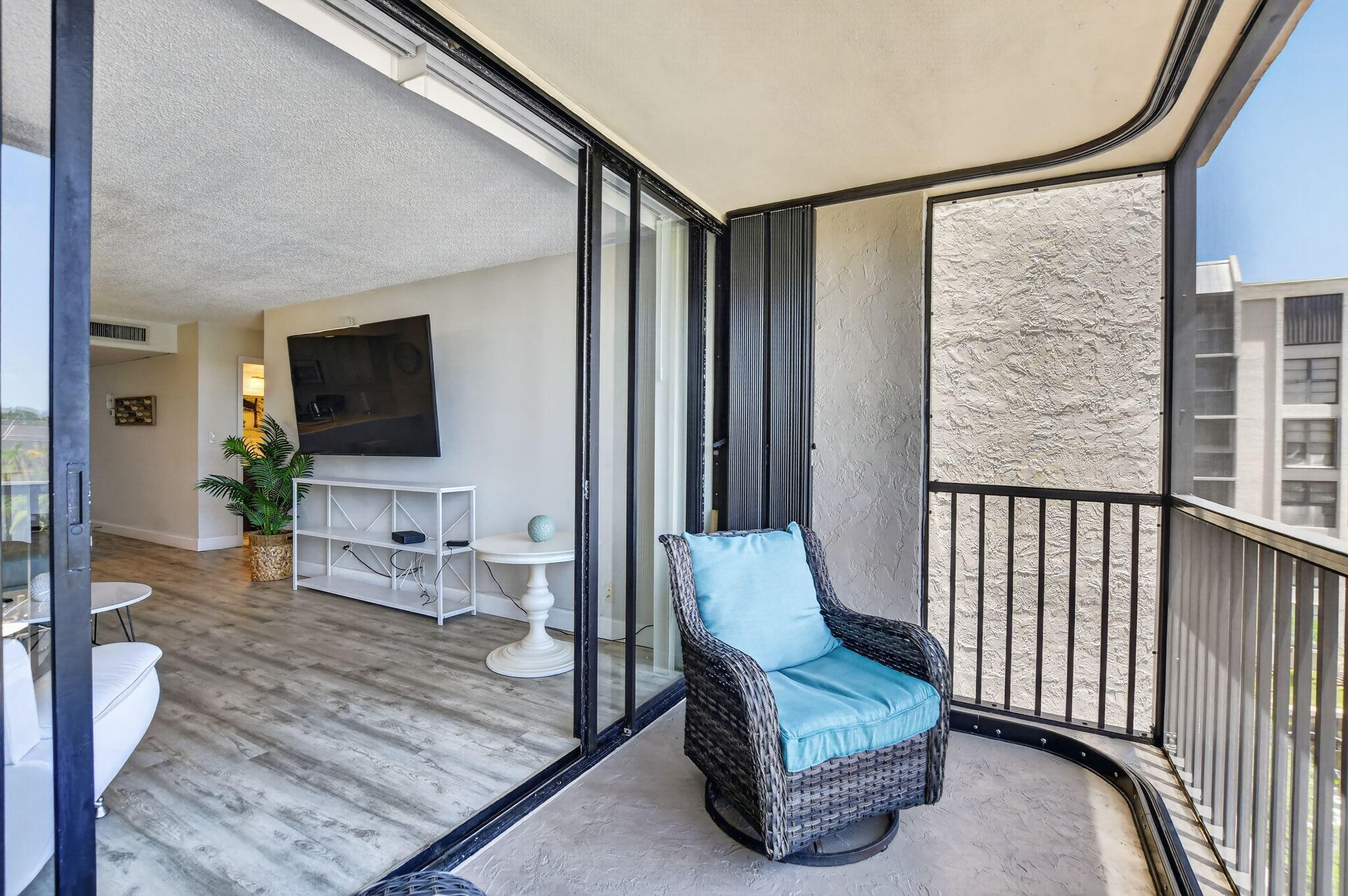 4 Royal Palm Way 403