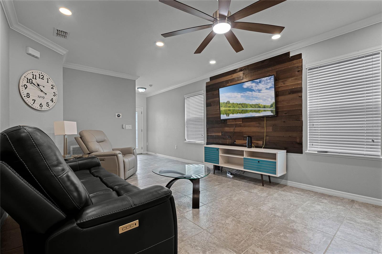 2267 CANYON BREEZE AVE