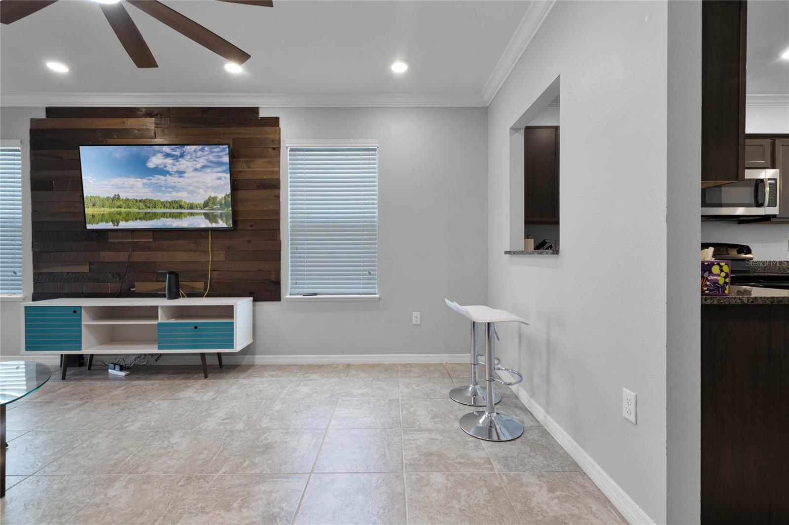 2267 CANYON BREEZE AVE